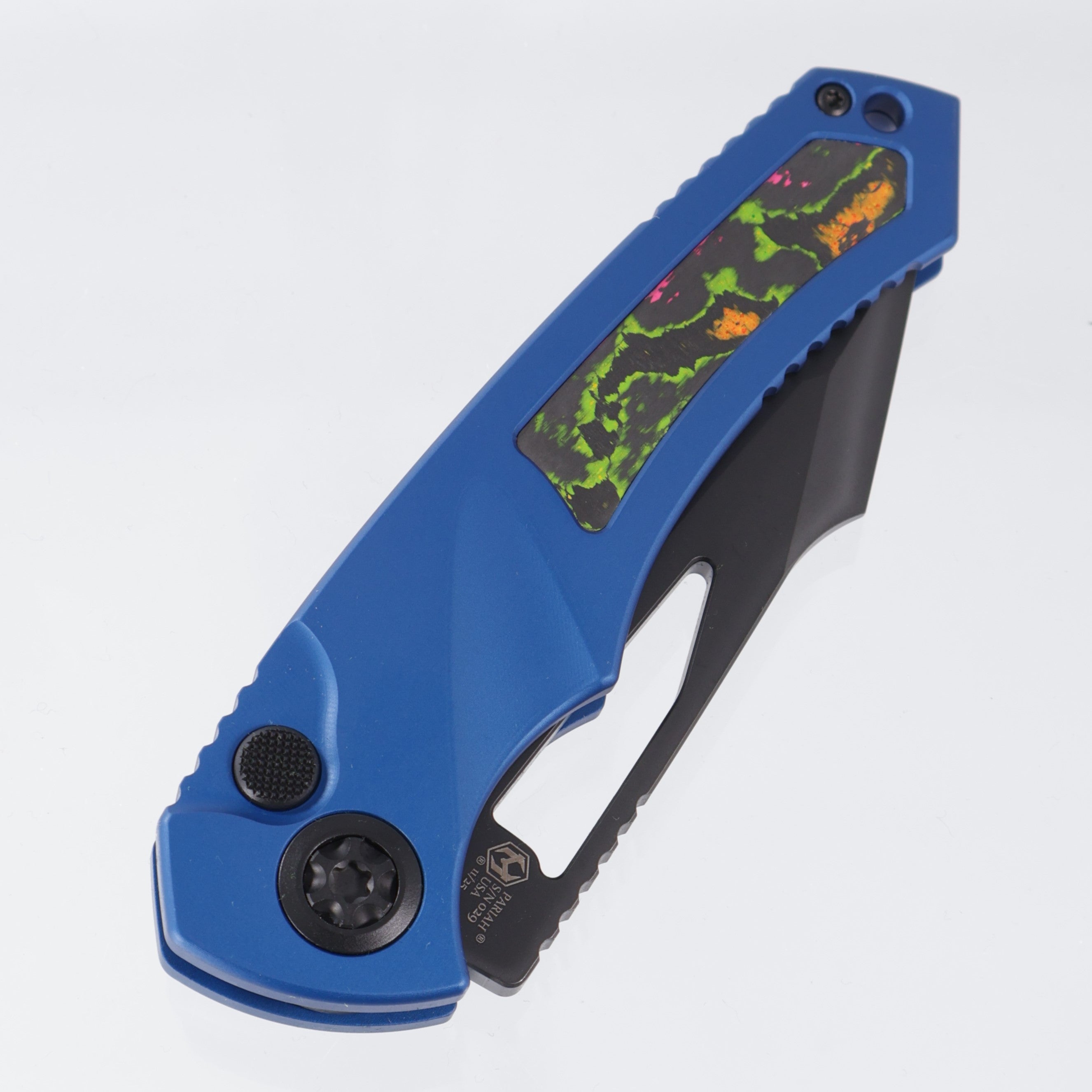 Heretic Pariah Manual Tanto - Blue Aluminum w/ 80s Camo Carbon inlays - DLC Magnacut - H047-6A-BLU/80S - BROP Exclusive