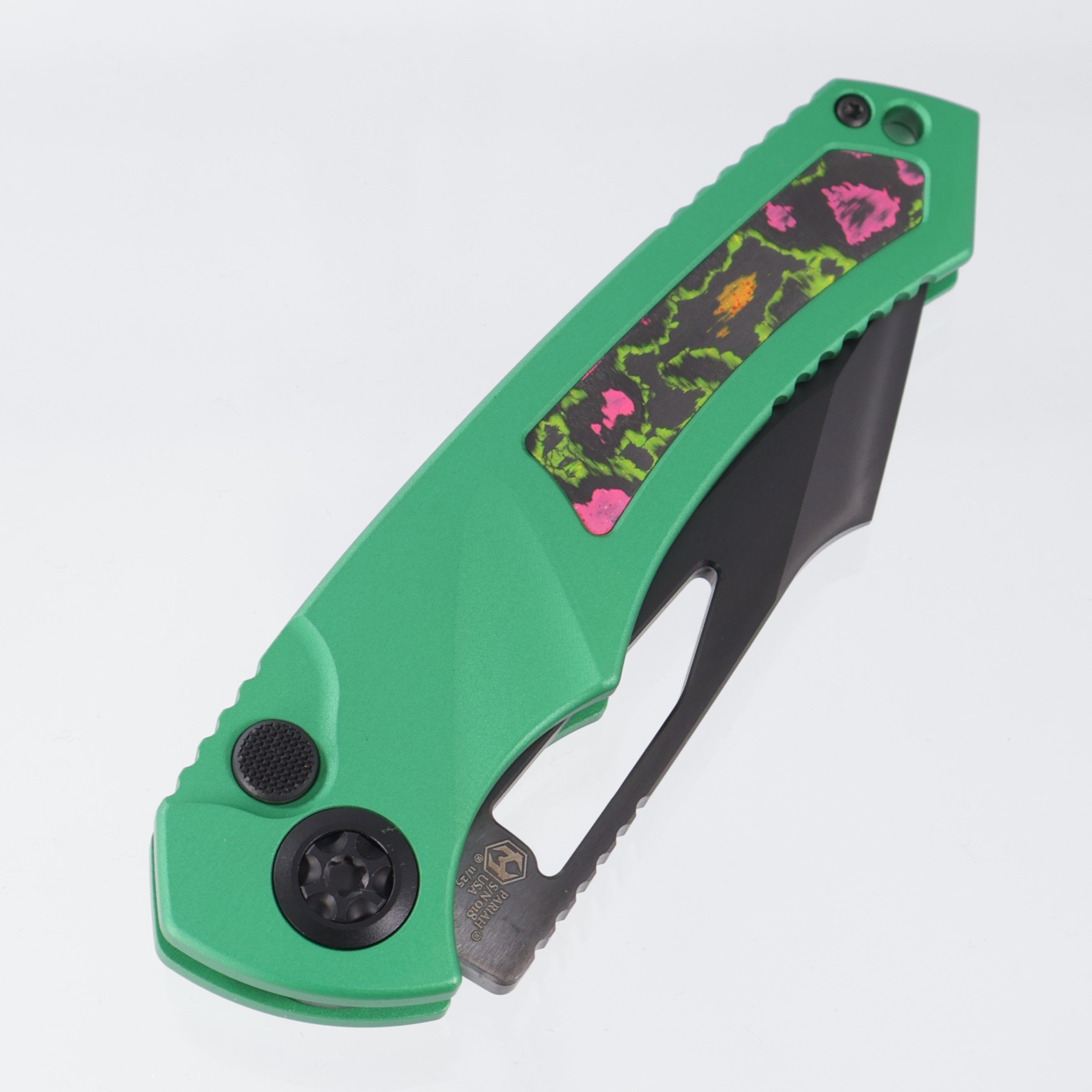 Heretic Pariah Manual Single Edge - Green Aluminum w/ 80s Camo Carbon inlays - DLC Magnacut - H046-6A-GRN/80S - BROP Exclusive