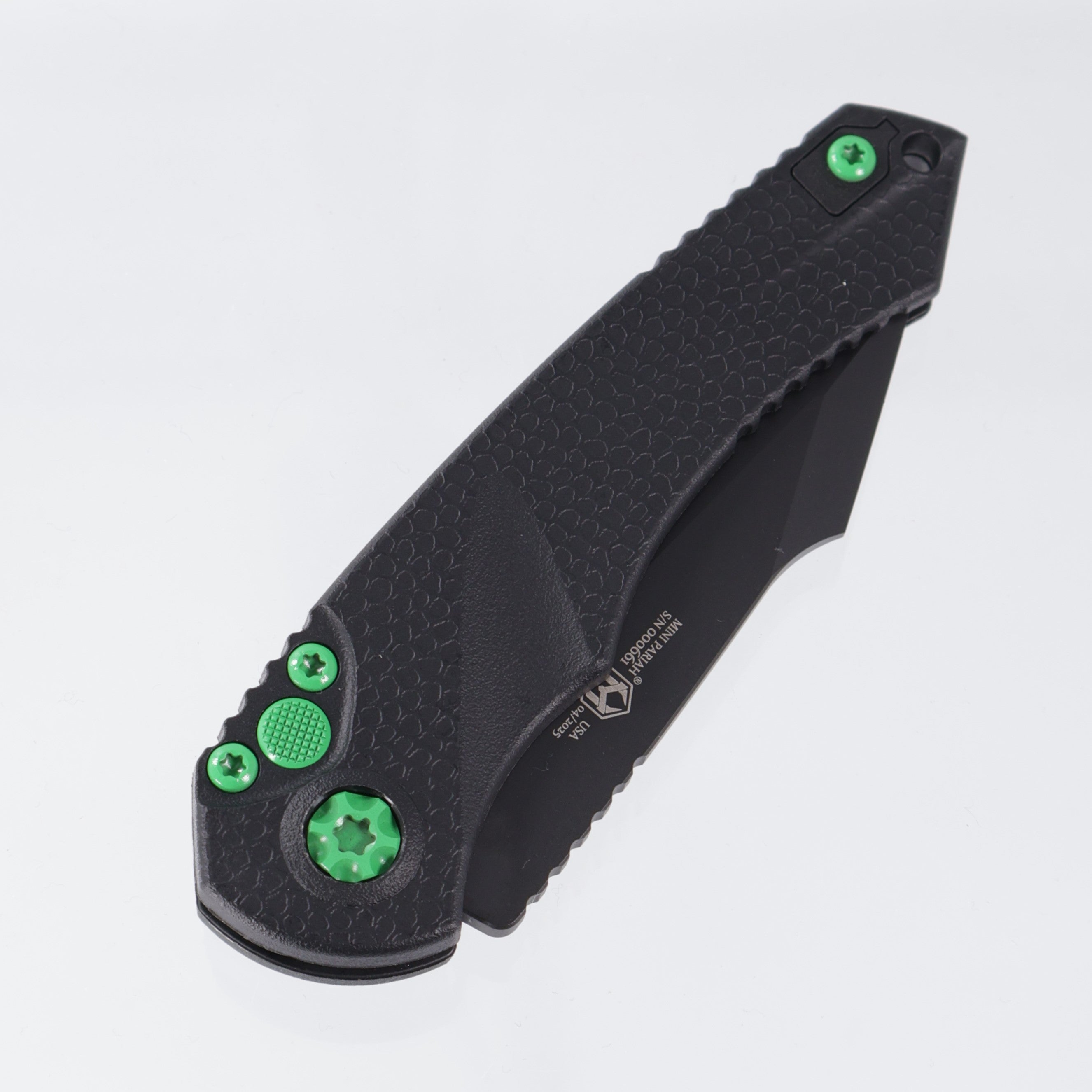 Heretic Mini Pariah Auto Tanto - Black Polymer w/ Toxic Green Hardware - Black Magnacut w/ Snugglez Lasering - H055-4A-TXHDW