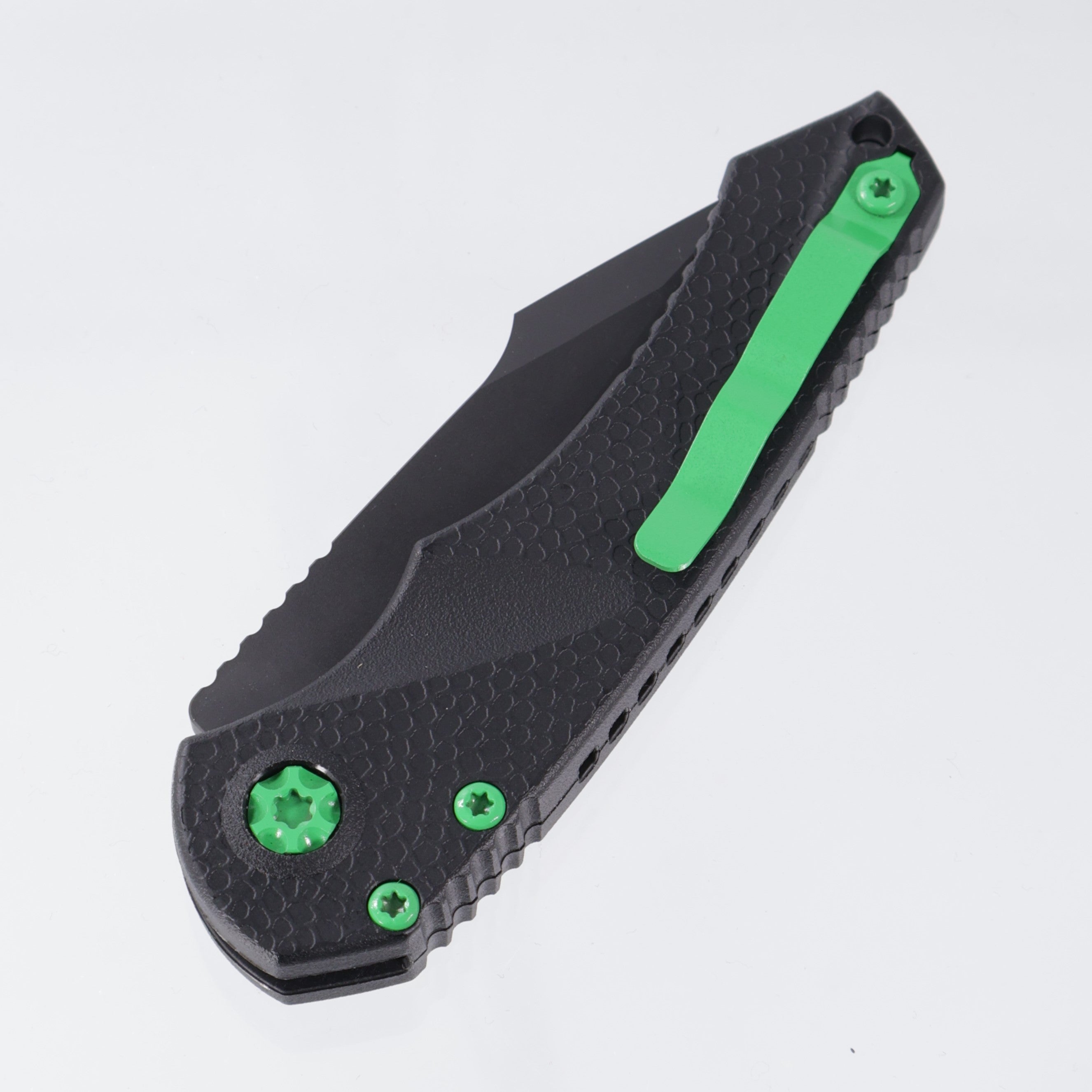 Heretic Mini Pariah Auto Tanto - Black Polymer w/ Toxic Green Hardware - Black Magnacut w/ Snugglez Lasering - H055-4A-TXHDW