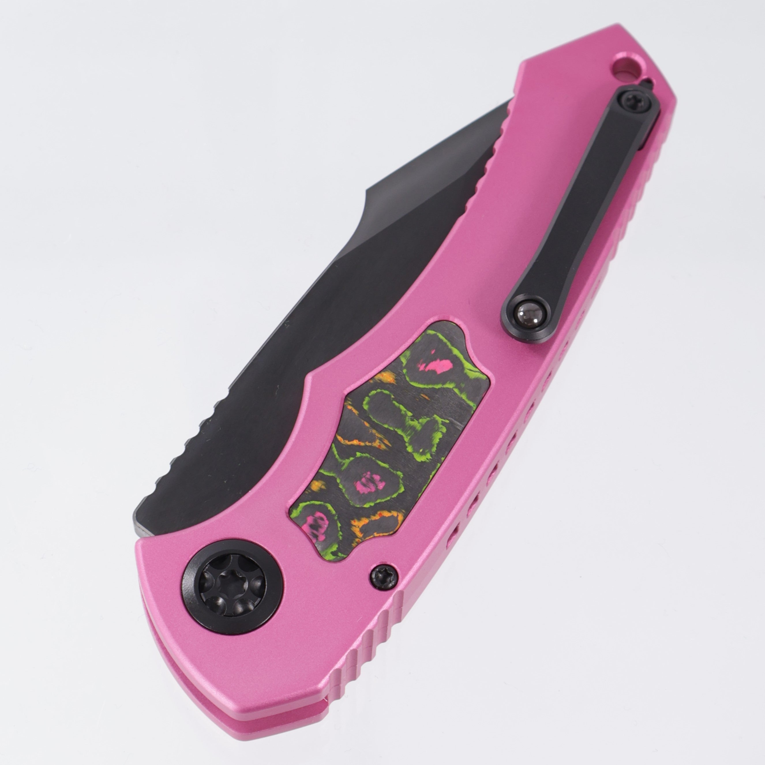 Heretic Pariah Auto Single Edge - Pink Aluminum w/ 80s Camo Carbon inlays - DLC Magnacut - H048-6A-PINK/80S - BROP Exclusive