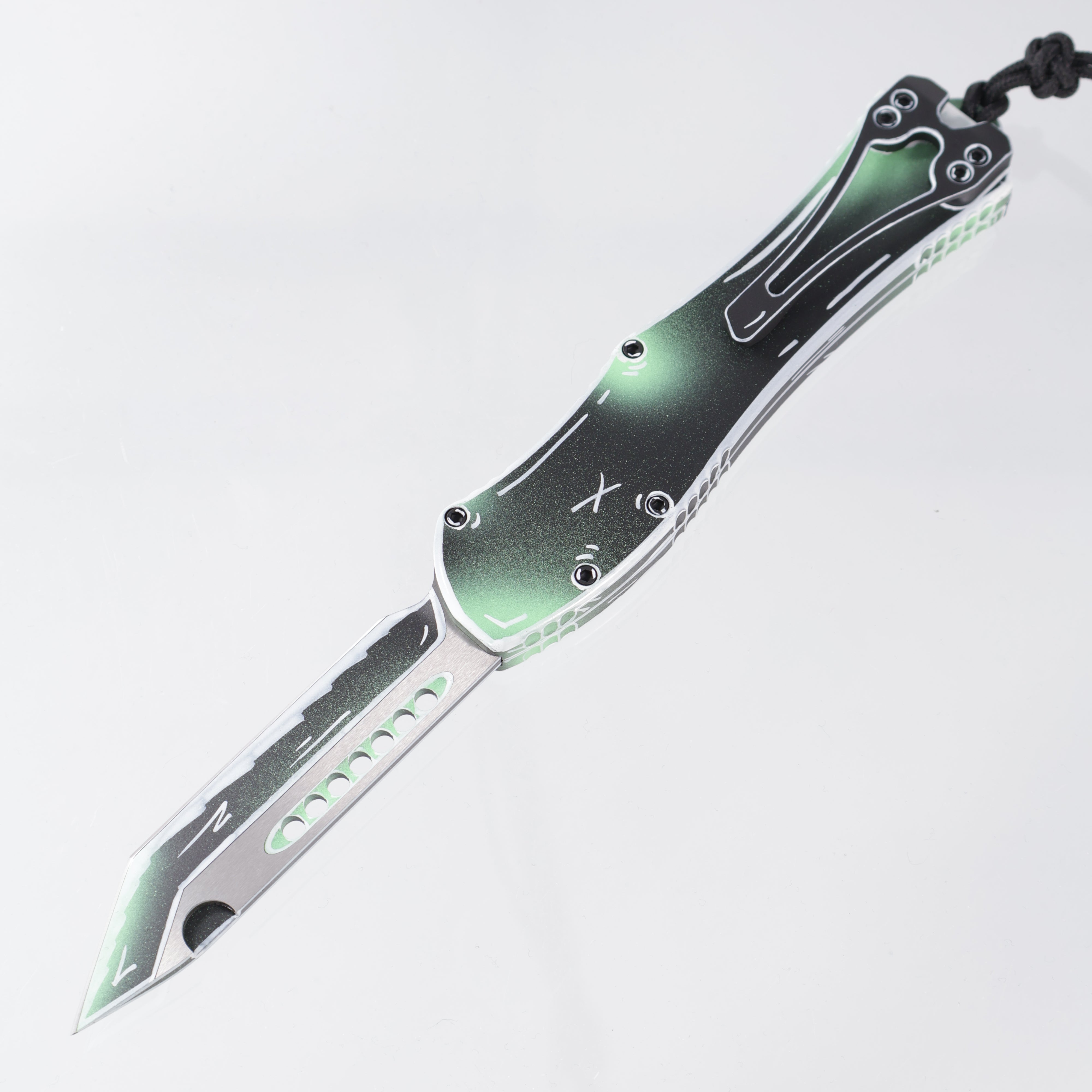 Heretic  Hydra V4 Tanto - UV Reactive Toxic Green Negative Cel-Shade - Magnacut - H406-NCS-TX
