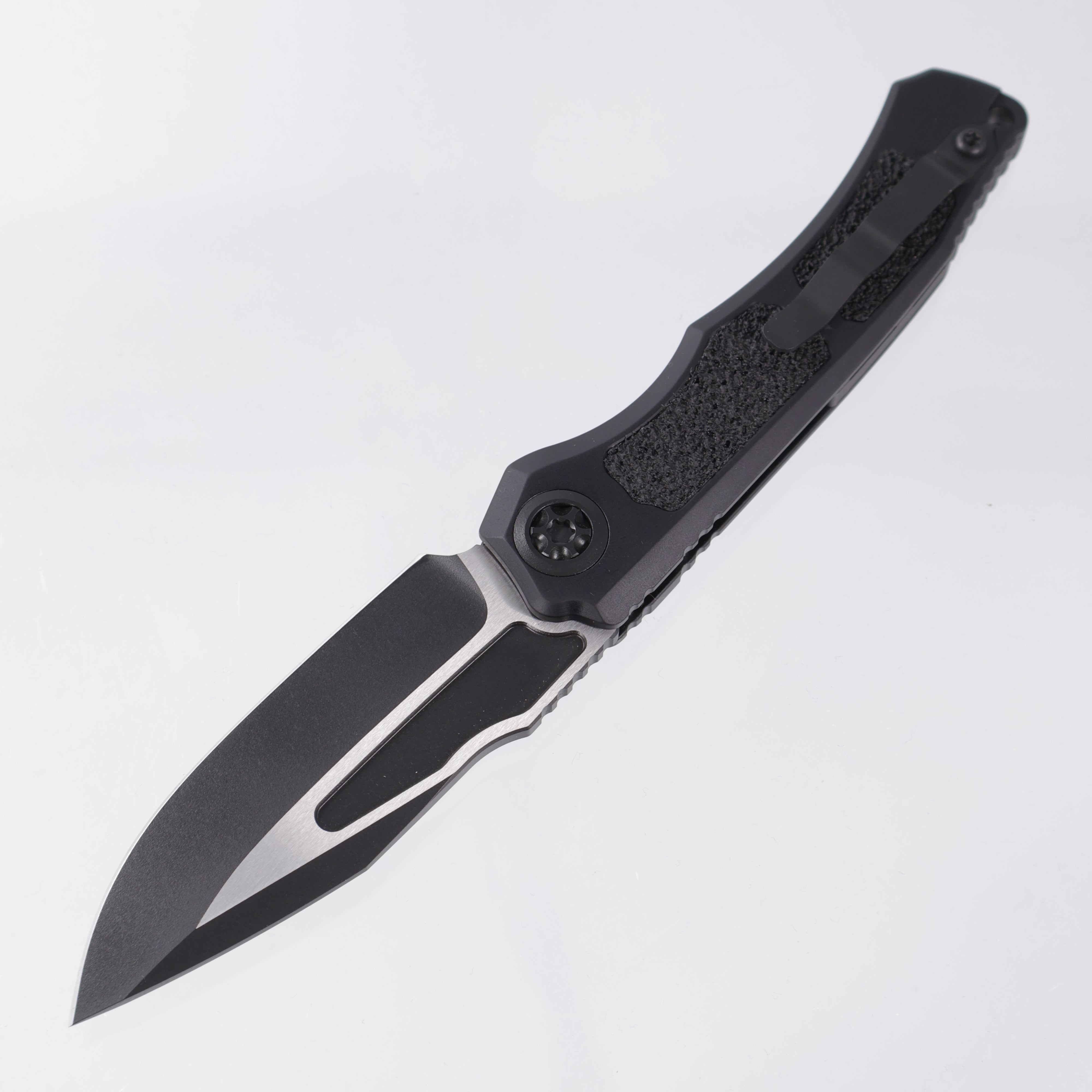 Heretic Wraith V4 Auto Clip Point - Black Aluminum - Two-Tone Magnacut - H000-10A-T