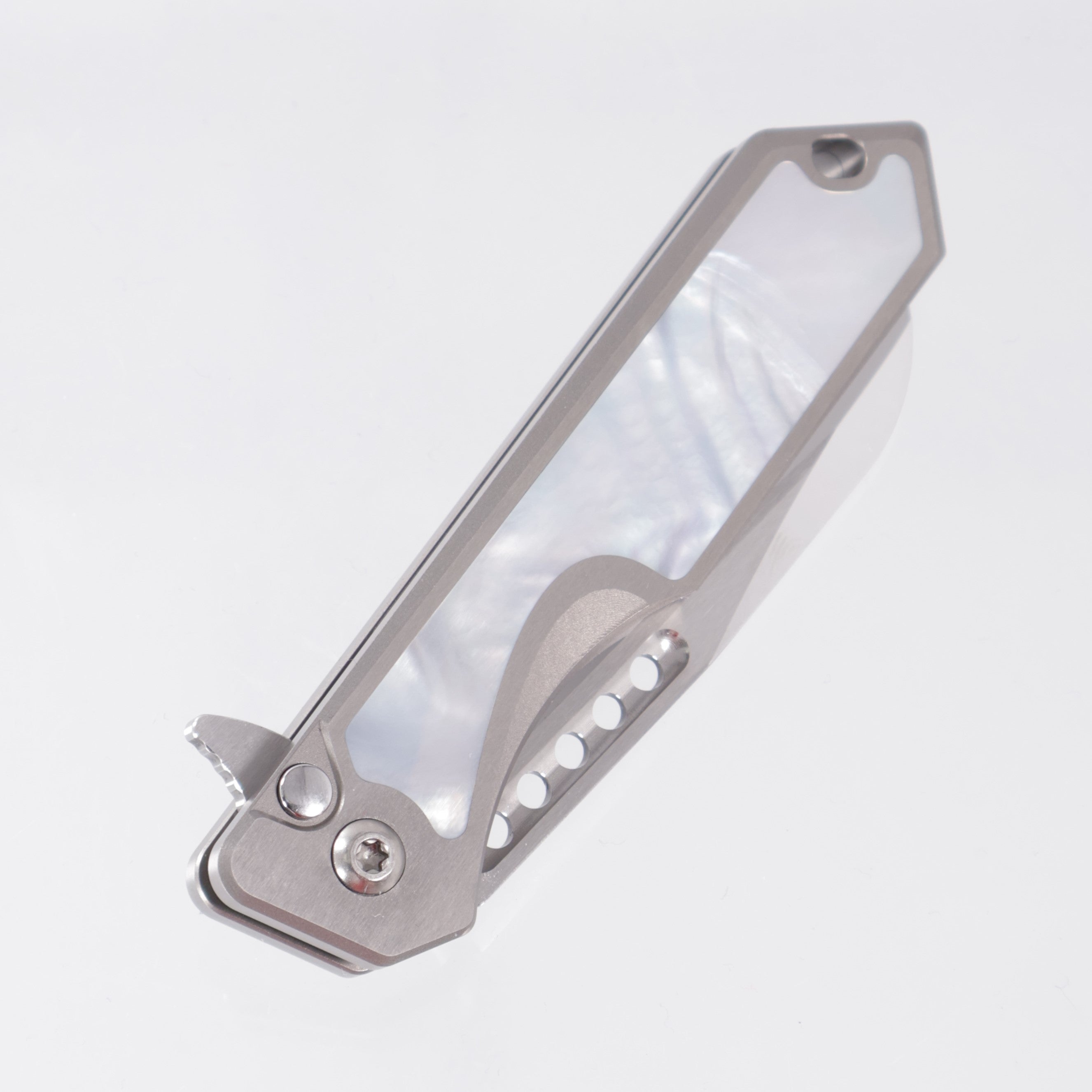 Heretic Jinn Manual Custom - Cracked Ice M390 - Hefted Titanium Chassis w/ Mother Of Pearl inlays
