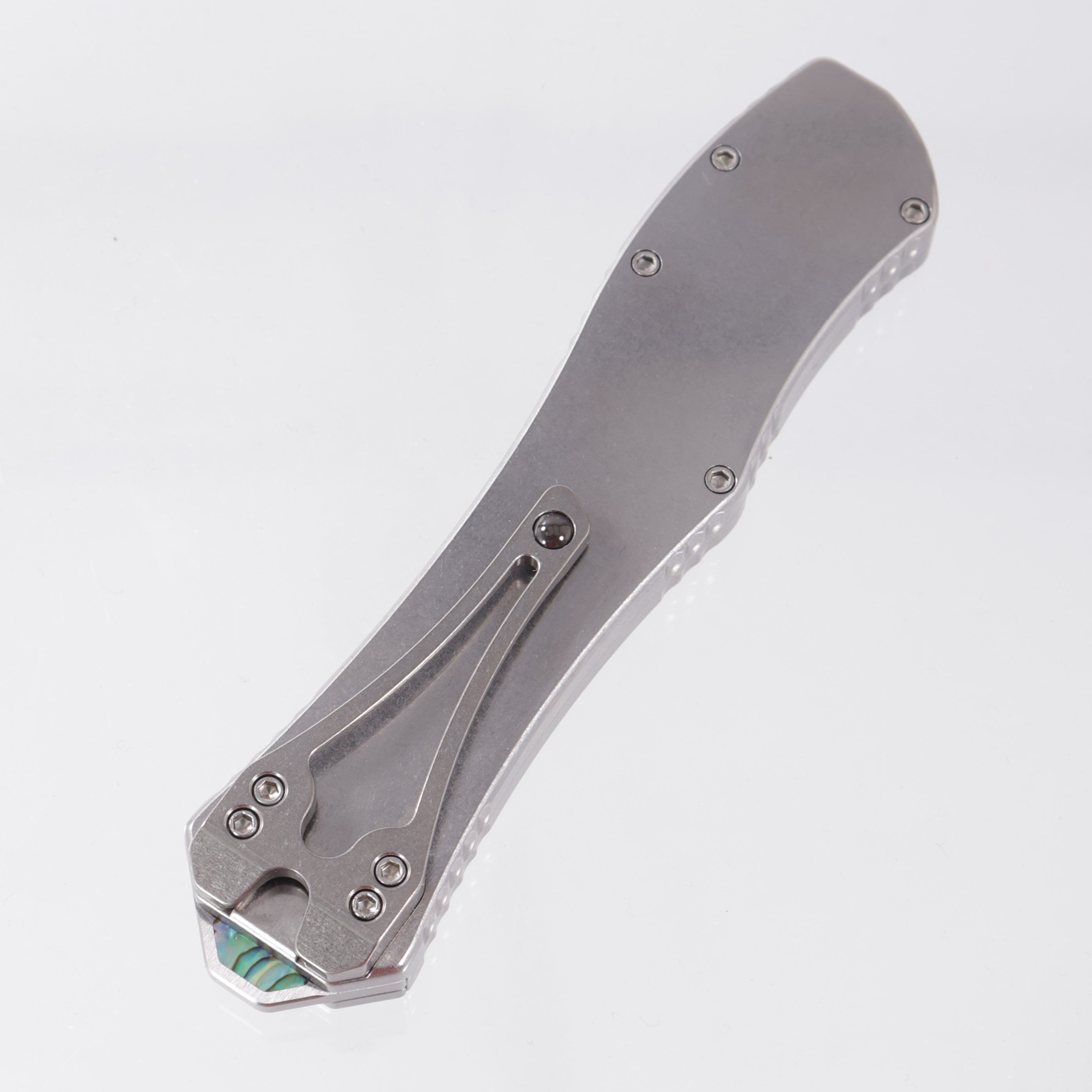 Heretic Hydra V4 Single Edge Custom - Cracked Ice M390 - Tumbled Stainless Steel Chassis w/ Abalone Inlays