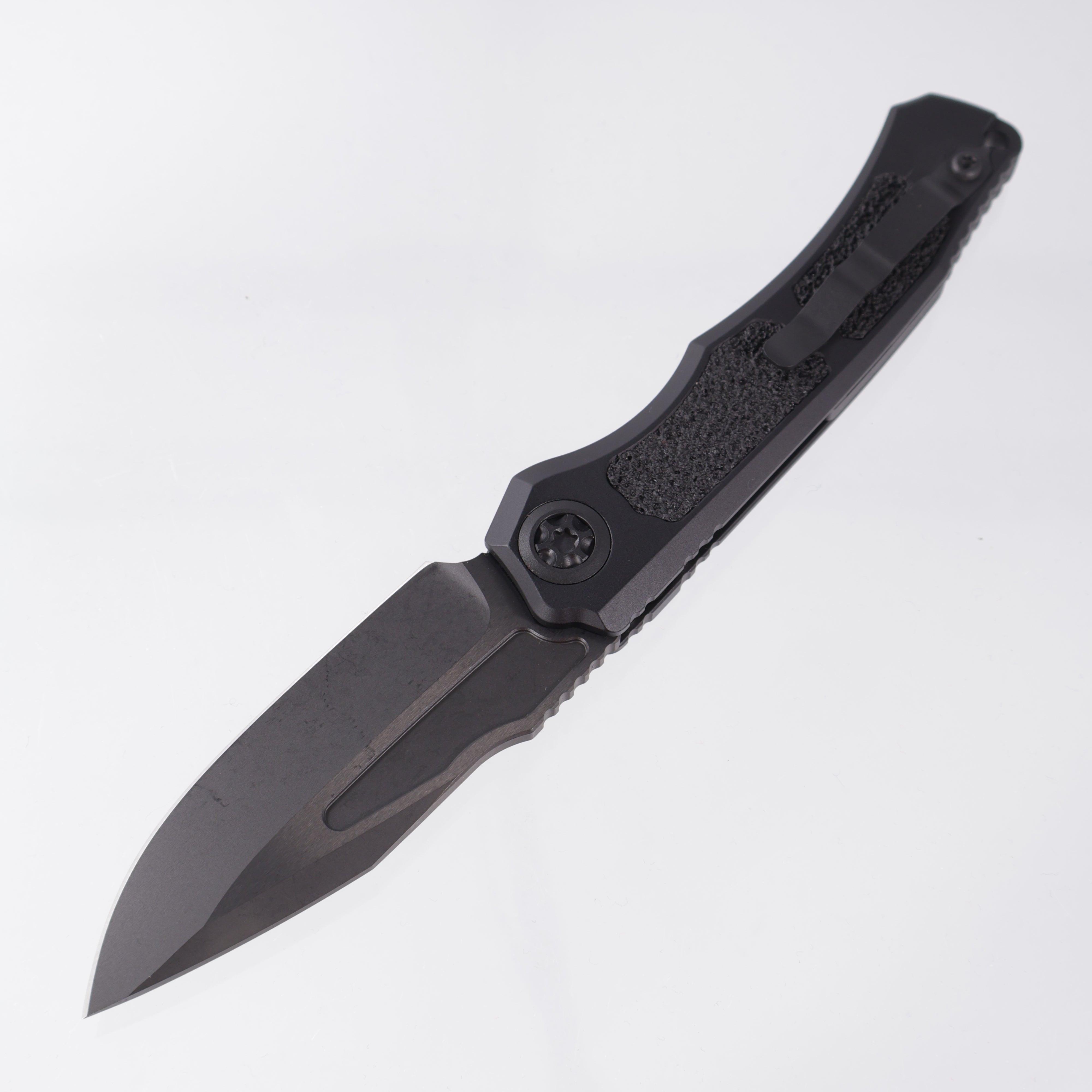 Heretic Wraith V4 Auto Clip Point - Black Aluminum - DLC Magnacut - H000-6A-T