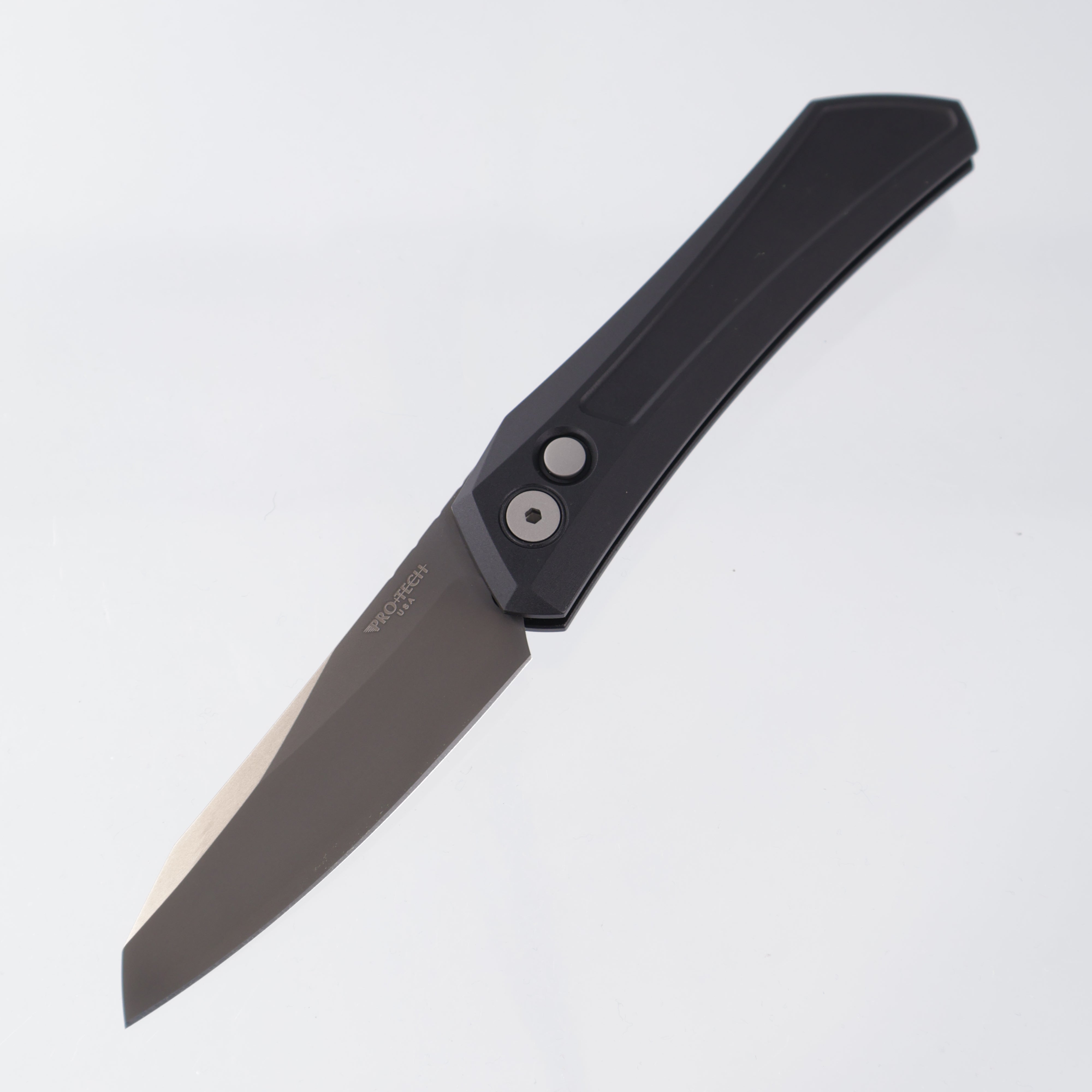 Pro-Tech Oligarch - Black Aluminum - Smoky Gray DLC Magnacut - DS121
