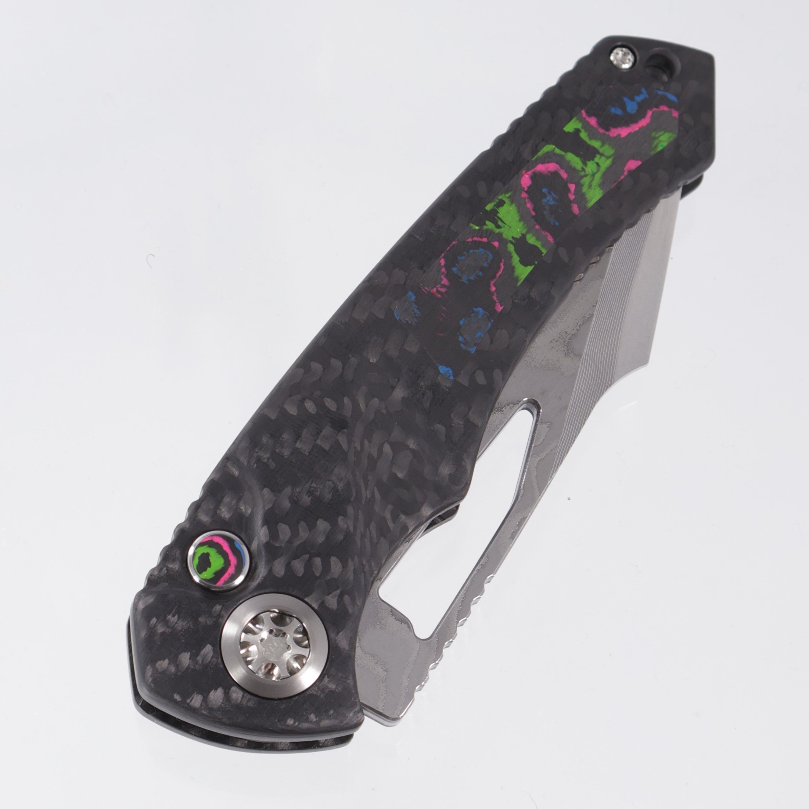 Heretic Pariah Tanto Custom - Carbon Fiber Chassis w/ 80s Camo Carbon Inlays & Button - Polished Compound Grind Vegas Forge Wood Grain Damascus - BR-OP Exclusive