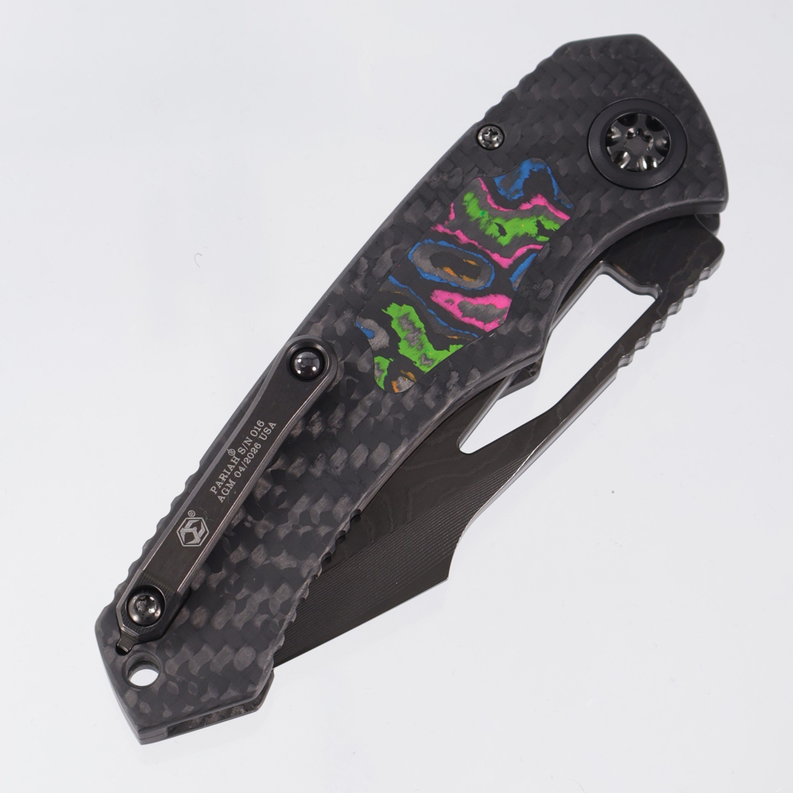 Heretic Pariah Tanto Custom - Carbon Fiber Chassis w/ 80s Camo Carbon Inlays & Button - DLC Compound Grind Vegas Forge Wood Grain Damascus - BR-OP Exclusive
