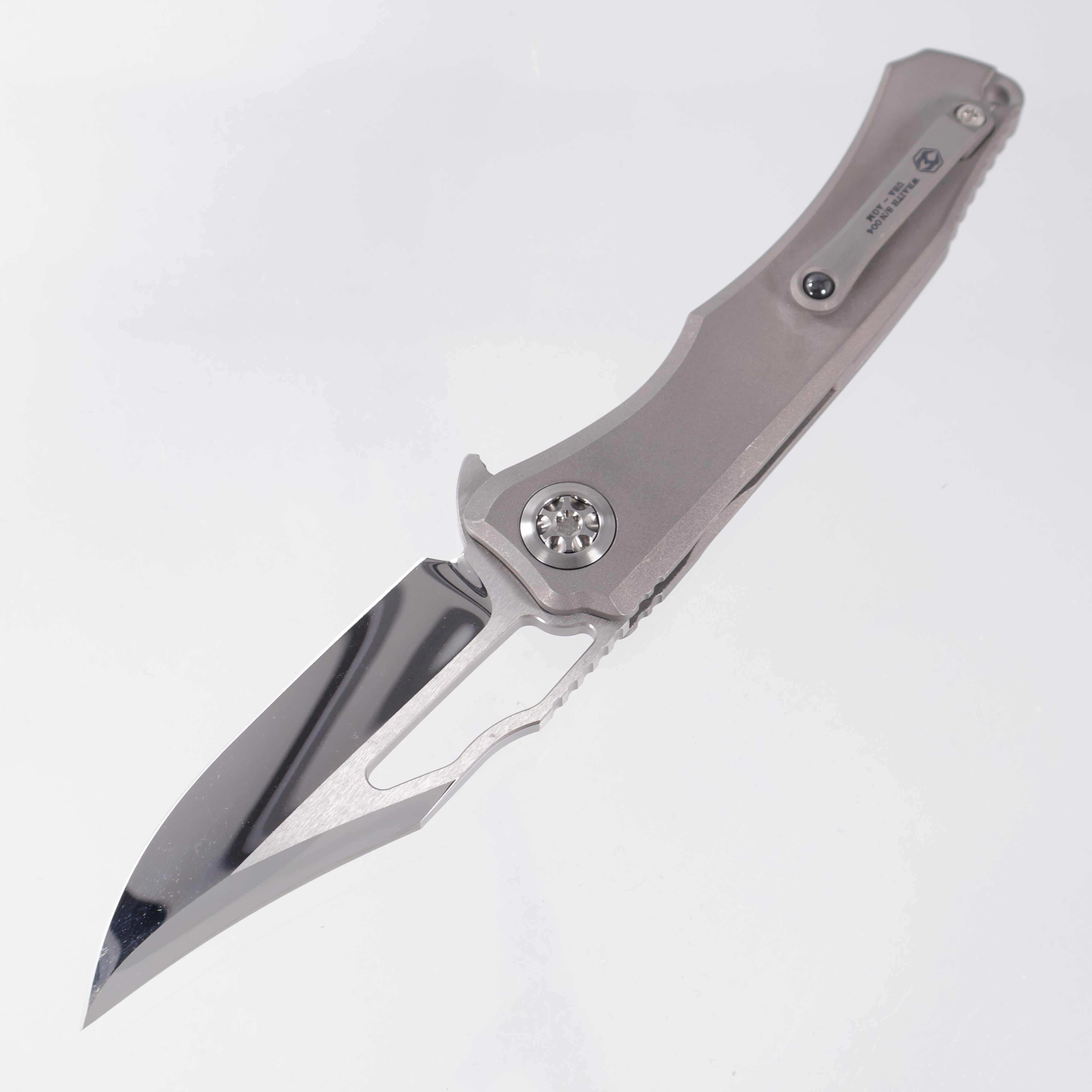 Heretic Wraith V4 Manual Custom Bowie - Vented Distressed Titanium Chassis w/ Mother Of Pearl Button - Cracked Ice M390