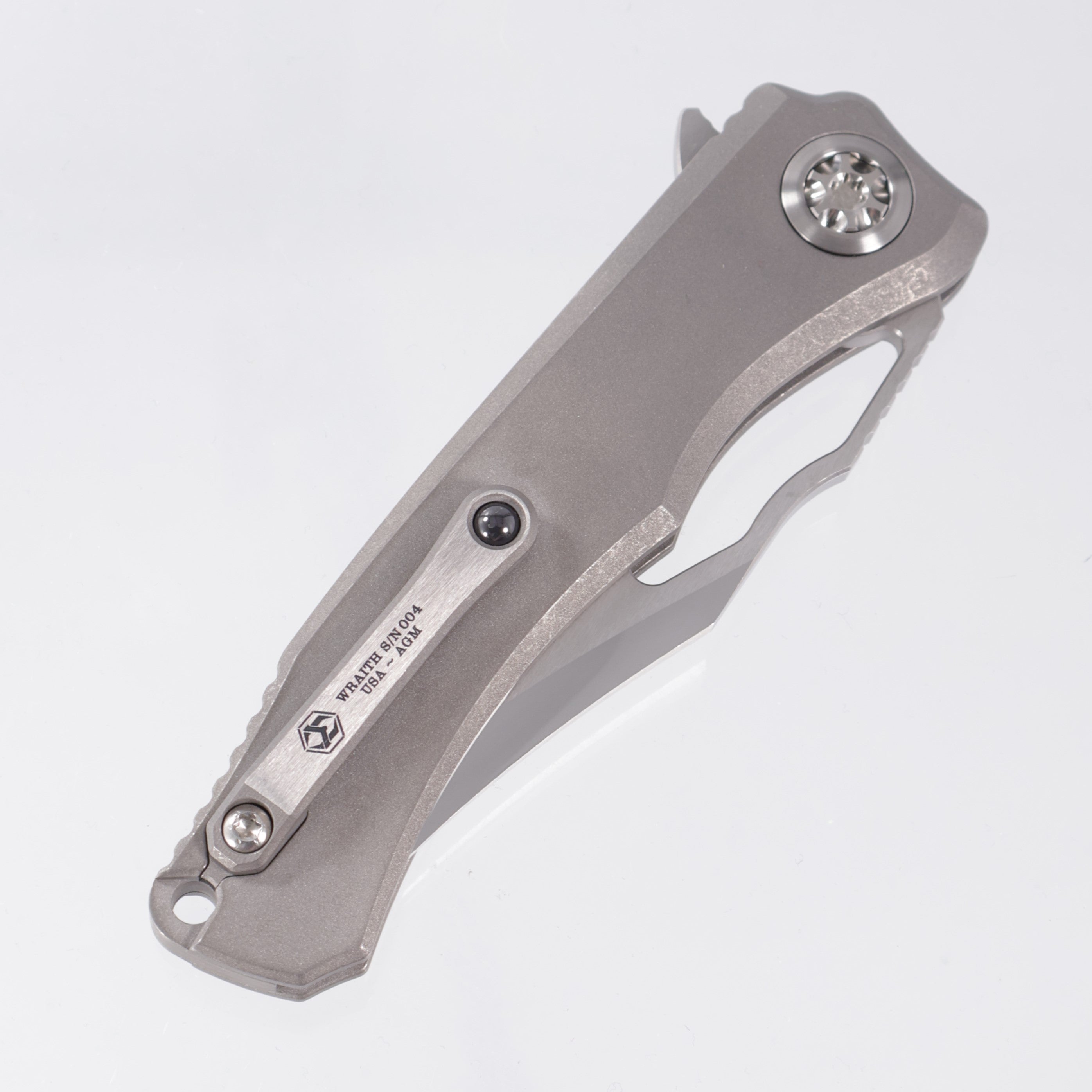 Heretic Wraith V4 Manual Custom Bowie - Vented Distressed Titanium Chassis w/ Mother Of Pearl Button - Cracked Ice M390