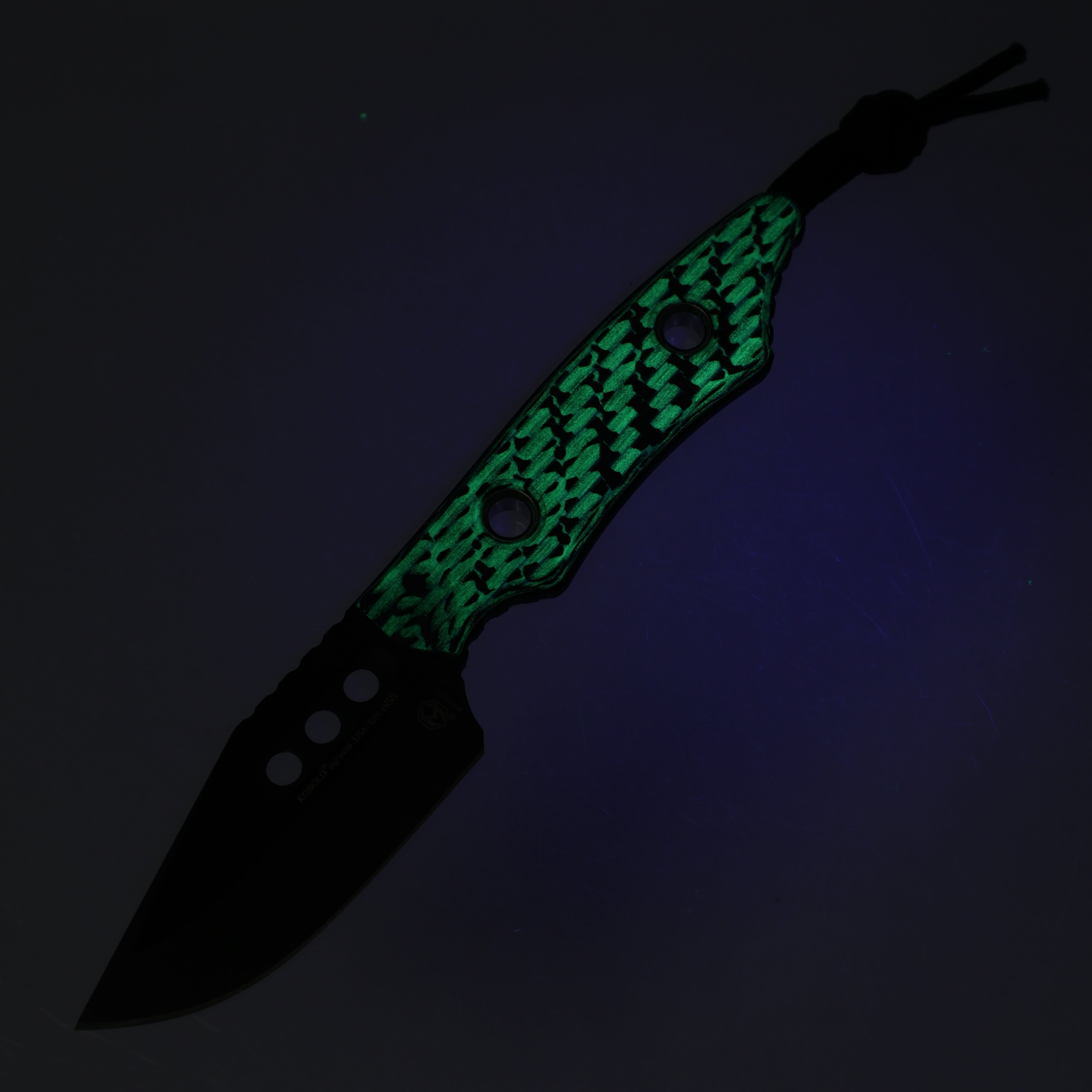 Heretic Kobold - Glow Carbon Fiber - DLC Magnacut - H065-6A-GLOCF
