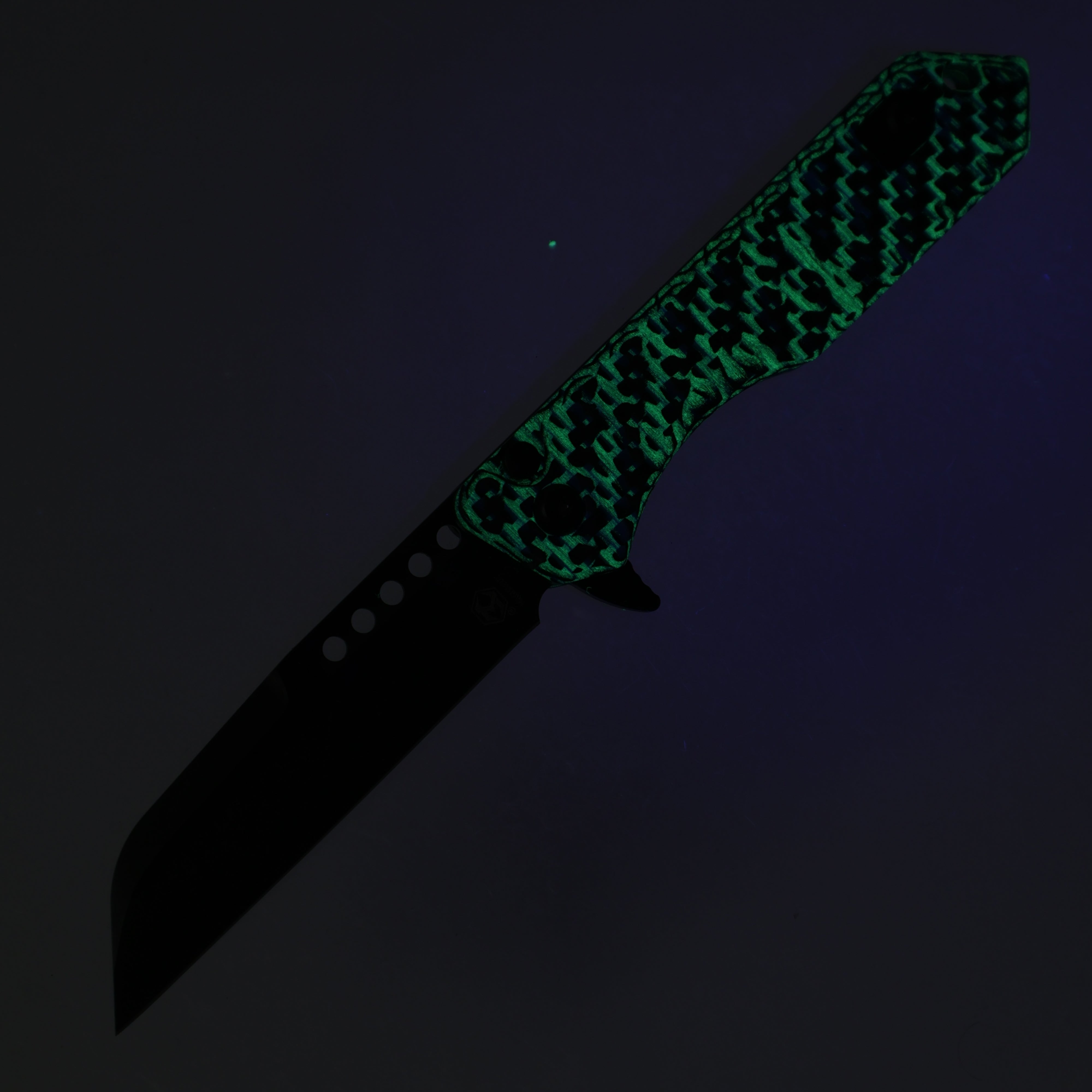 Heretic Jinn Manual - Glow Carbon Fiber - DLC Magnacut - H213-6A-GLOCF
