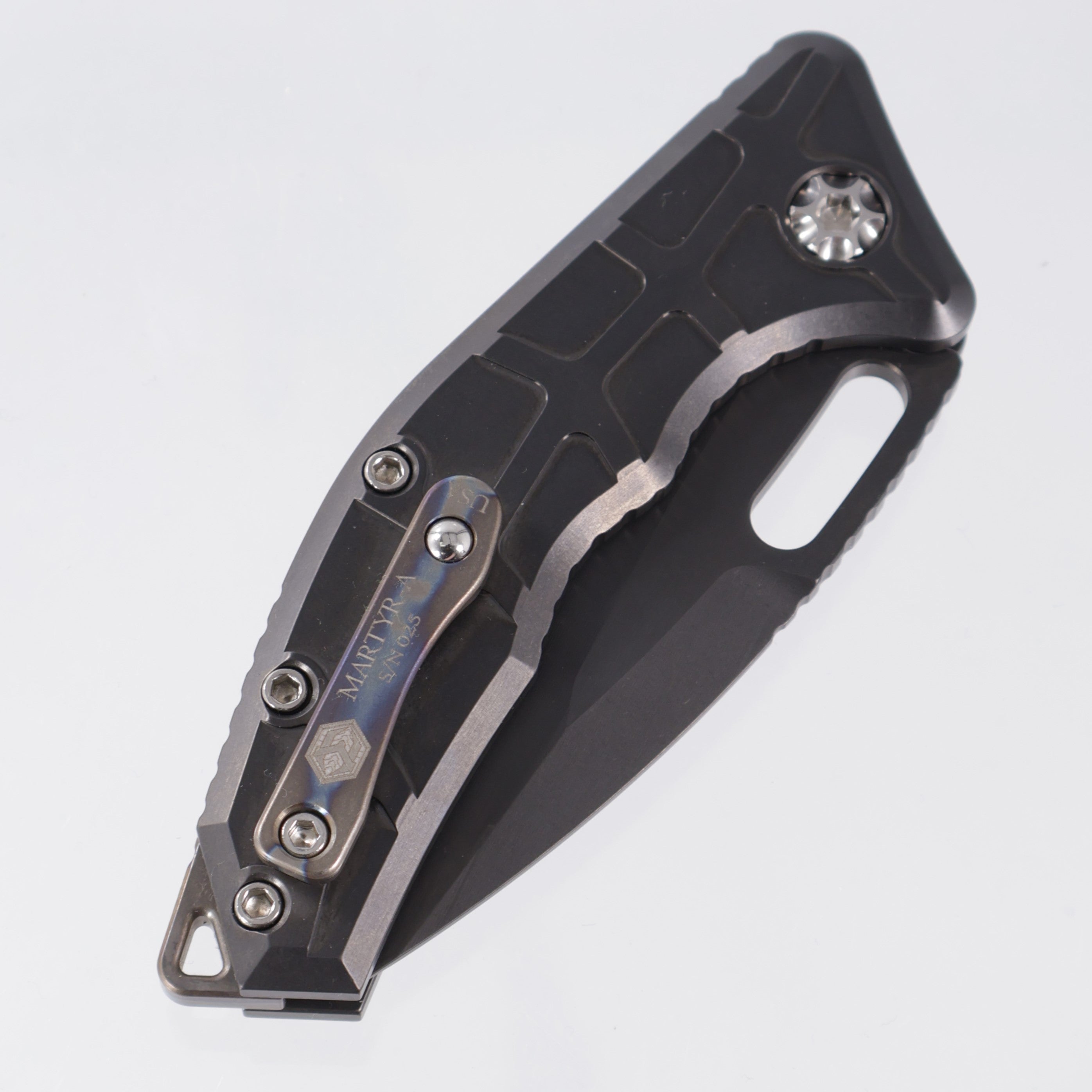 Heretic Martyr Auto - DLC Titanium w/ Flamed Ti Accents & Lightning Strike CF Button - DLC 154CM - 211010-DTI-6A *NEW OLD STOCK*