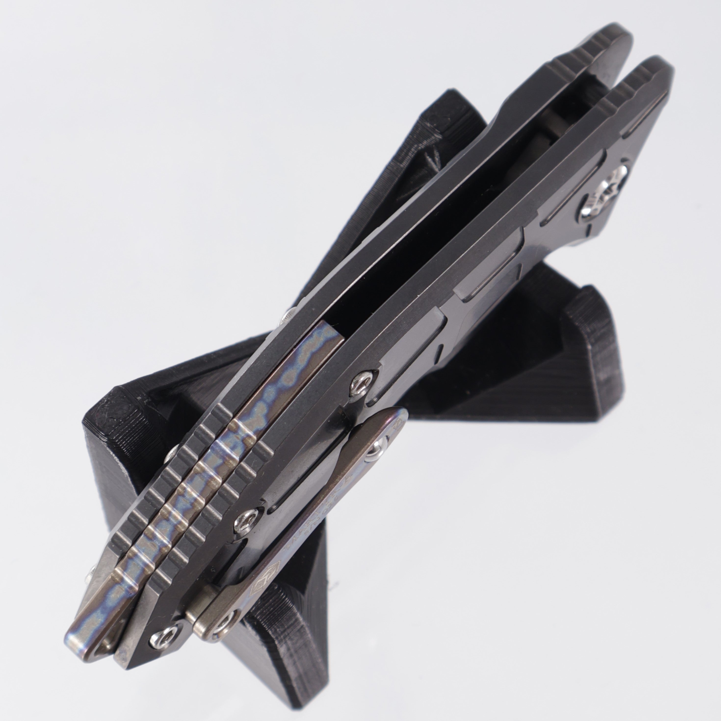 Heretic Martyr Auto - DLC Titanium w/ Flamed Ti Accents & Lightning Strike CF Button - DLC 154CM - 211010-DTI-6A *NEW OLD STOCK*