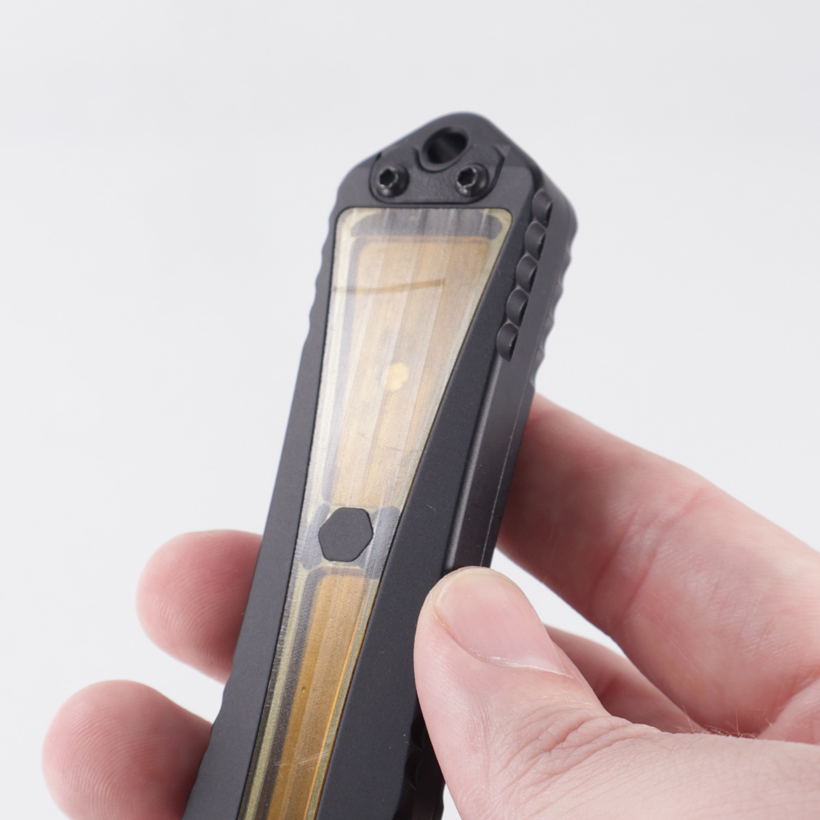 Heretic Manticore X Double Edge - Black Aluminum w/ Ultem Inlays - DLC Full Serrate Magnacut - H032-6C-ULTEM *PRE-OWNED*