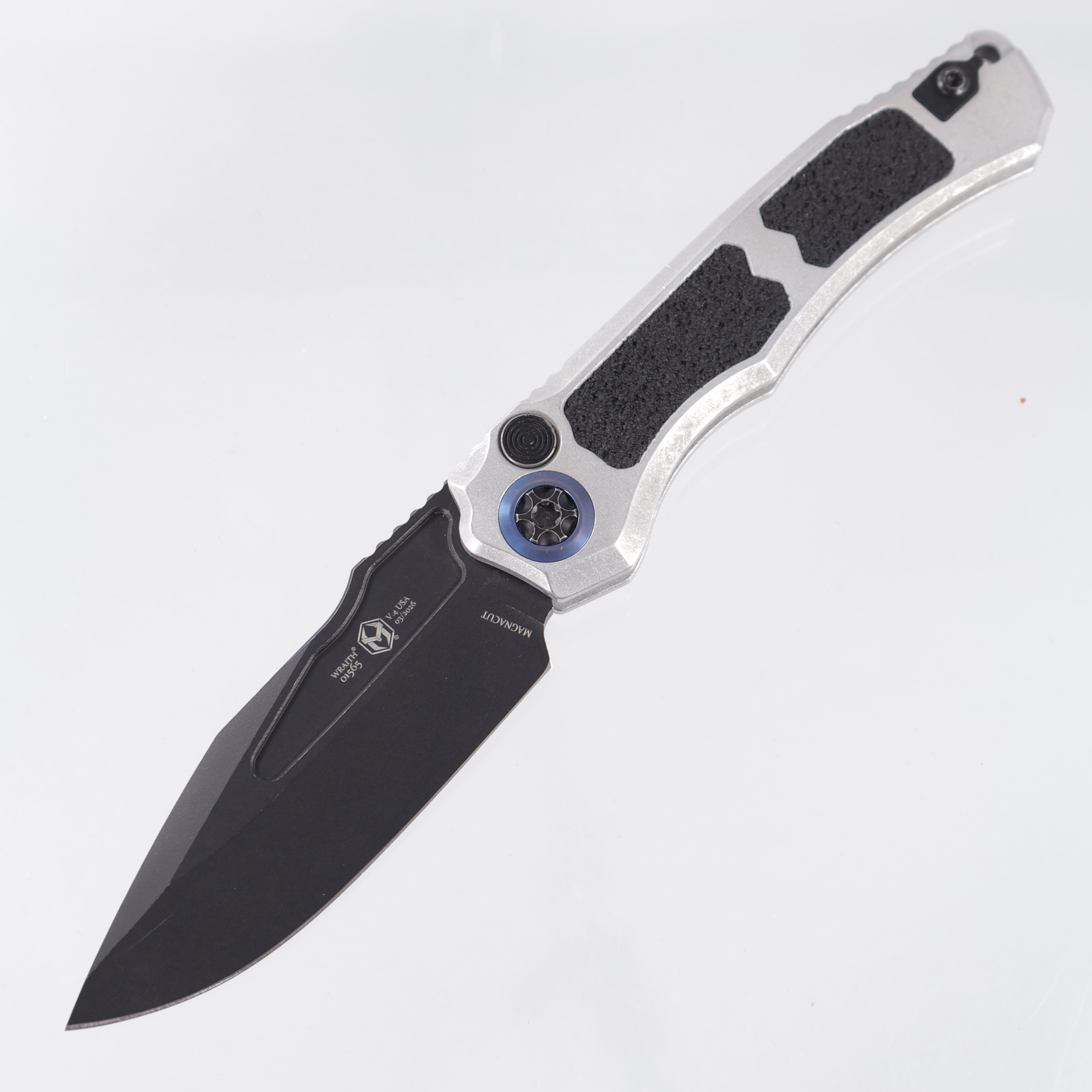 Heretic Wraith V4 Auto Clip Point - Blizzardworn Aluminum w/ Blue Ti Pivot Collars - Battle Black Magnacut - H000-8A-BLZ *PRE-OWNED*