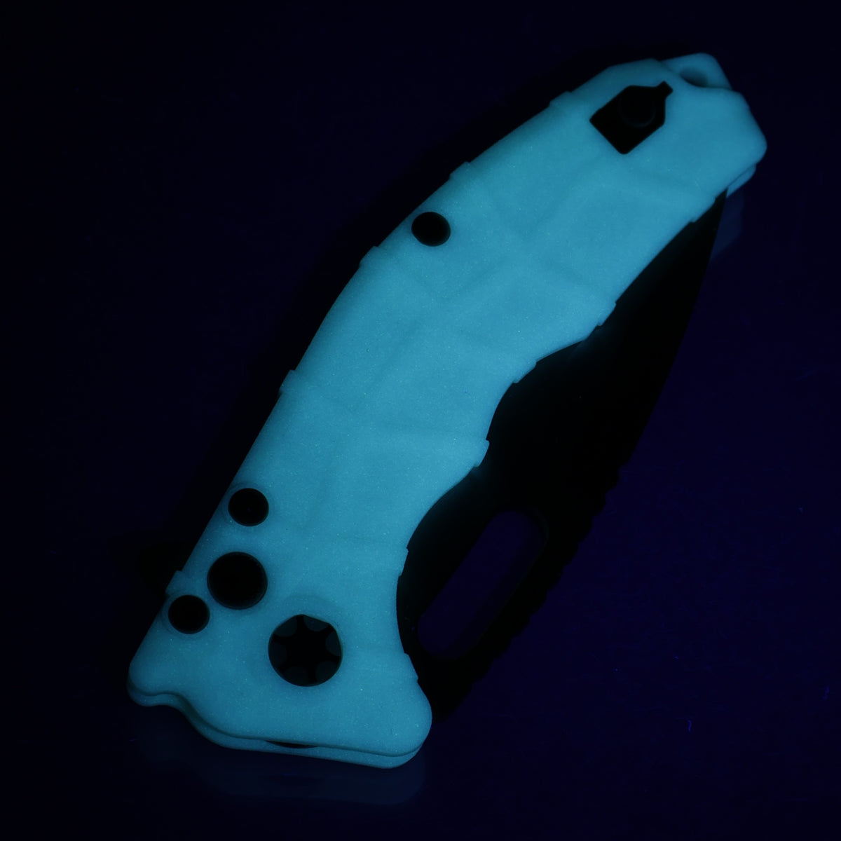 Heretic Martyr Buttonlock - Glow In The Dark Polymer - Battleworn Magnacut - H057-5A-GLO - BROP Exclusive