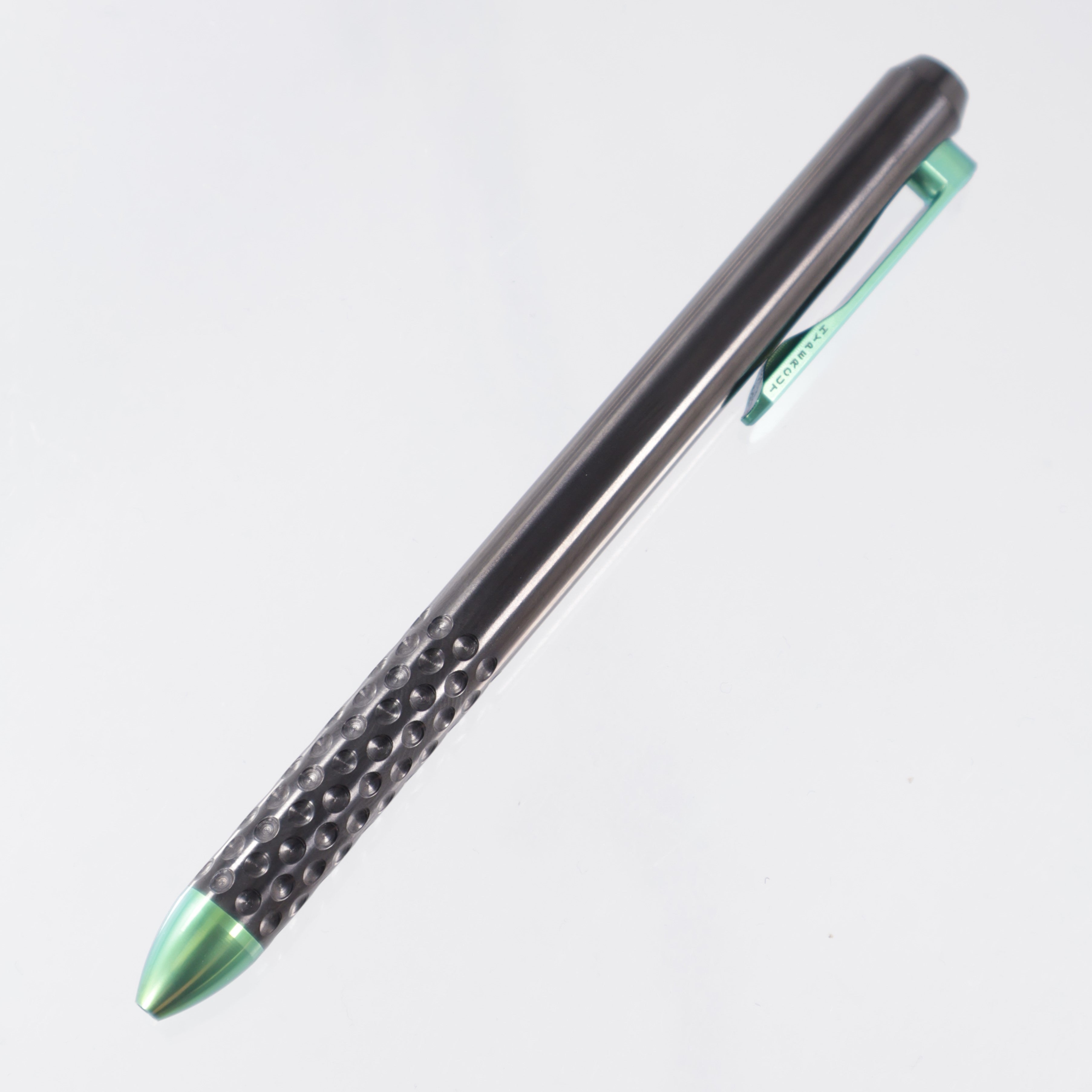 Hypercut Nackt Bolt Action Pen - Zirconium / Green Titanium