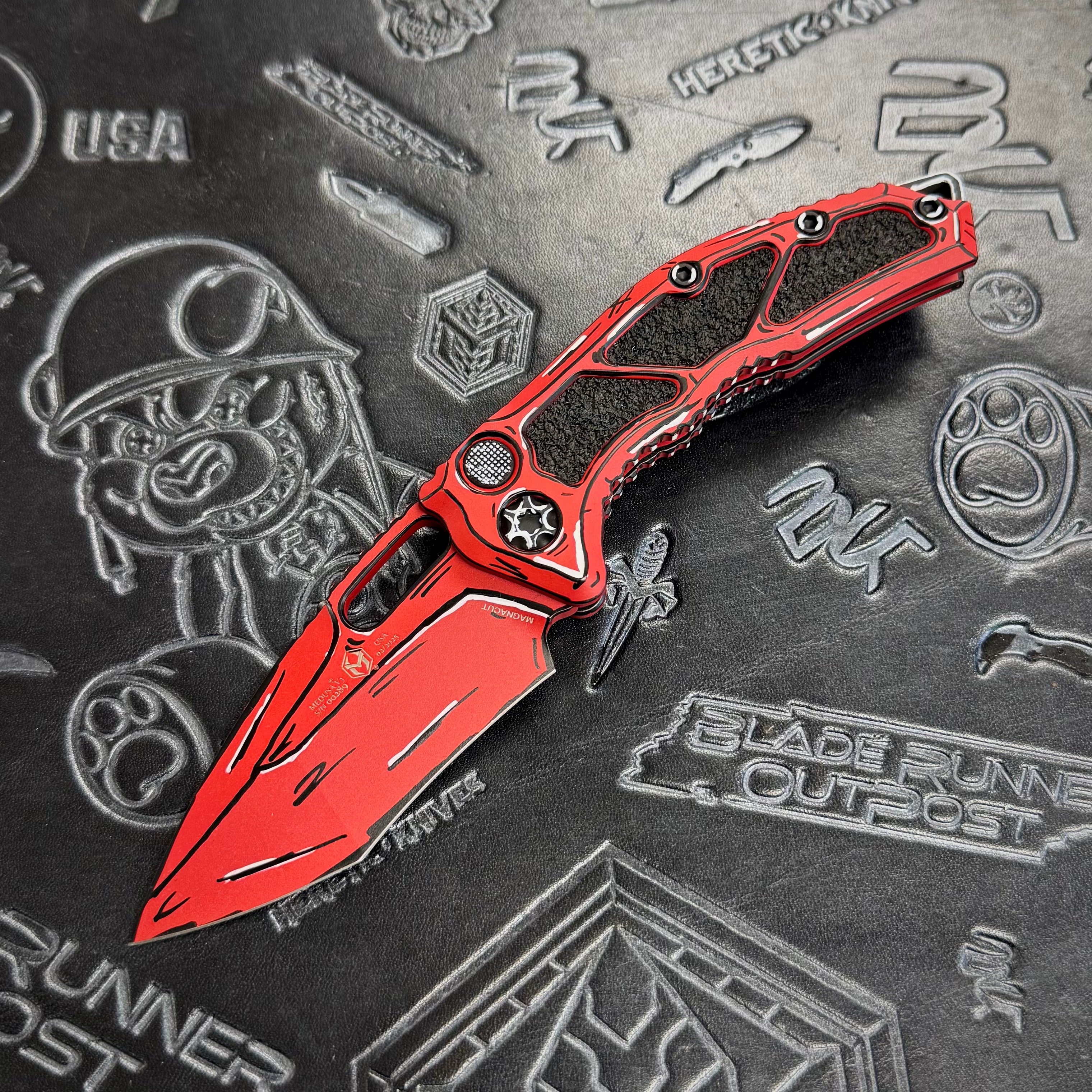 Heretic Knives Medusa Auto Recurve - Red Cel Shading H012-CS-RD
