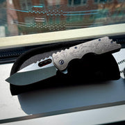 Attn2Detail Mercantile Mk.2 Medium Custom Shop - Drop Point Rising Grind - Stonewash Contoured Sailor Jerry - Satin Magnacut