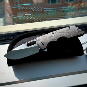 Attn2Detail Mercantile Mk.2 Medium Custom Shop - Drop Point Rising Grind - Stonewash Contoured Sailor Jerry - Satin Magnacut