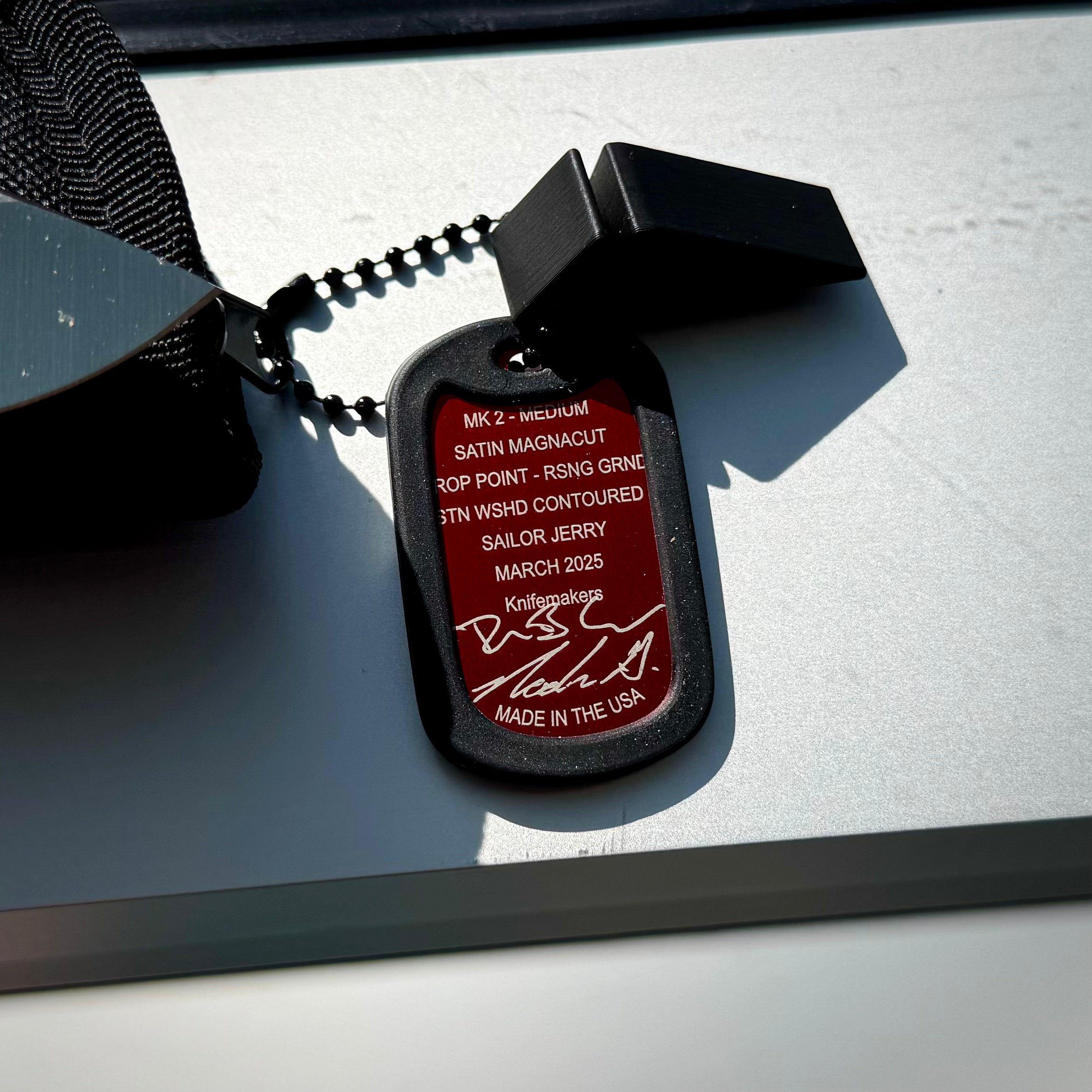 Attn2Detail Mercantile Mk.2 Medium Custom Shop - Drop Point Rising Grind - Stonewash Contoured Sailor Jerry - Satin Magnacut