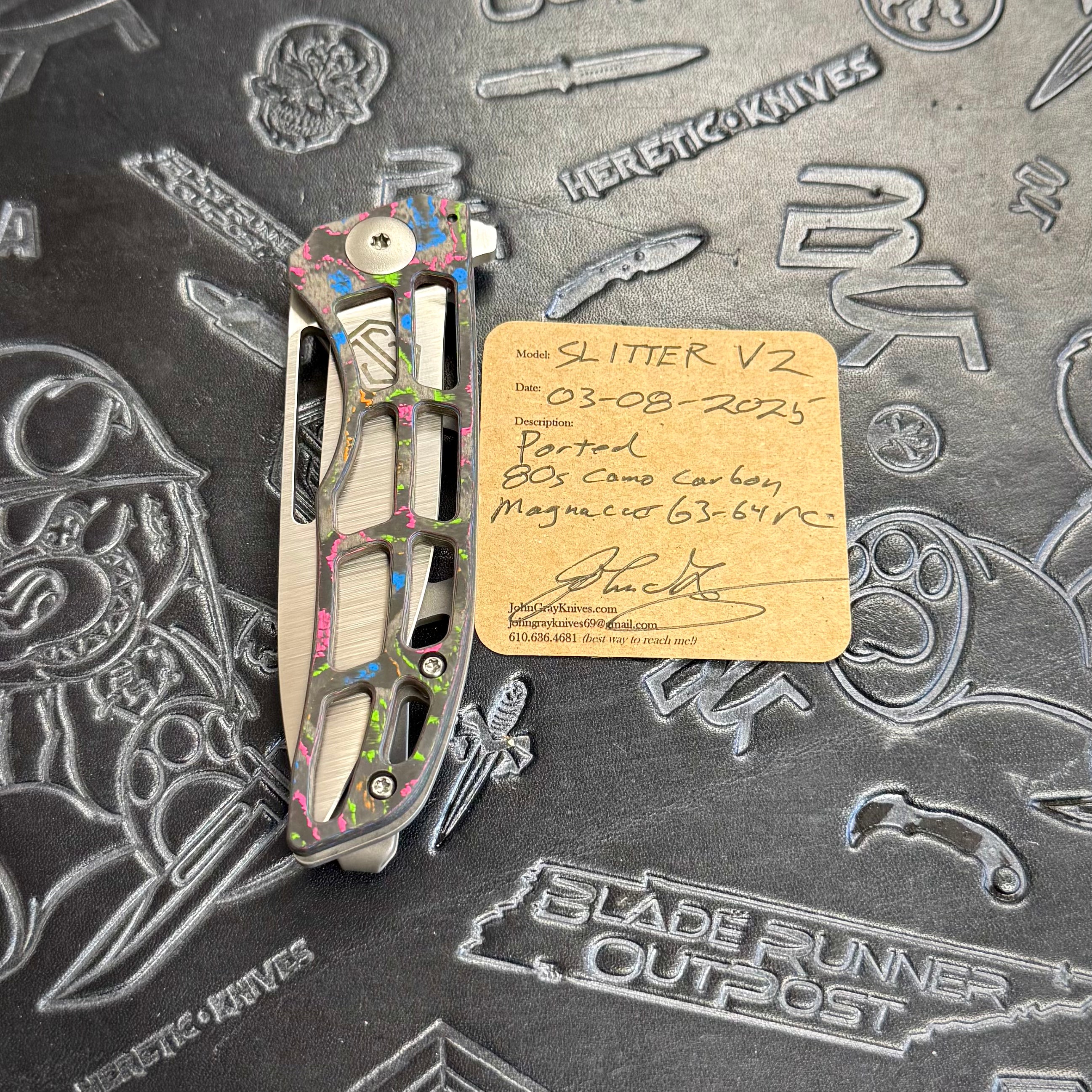John Gray Slitter V2 BROP Exclusive - Ported 80s Camo Carbon w/ Barked & darkwashed lockside