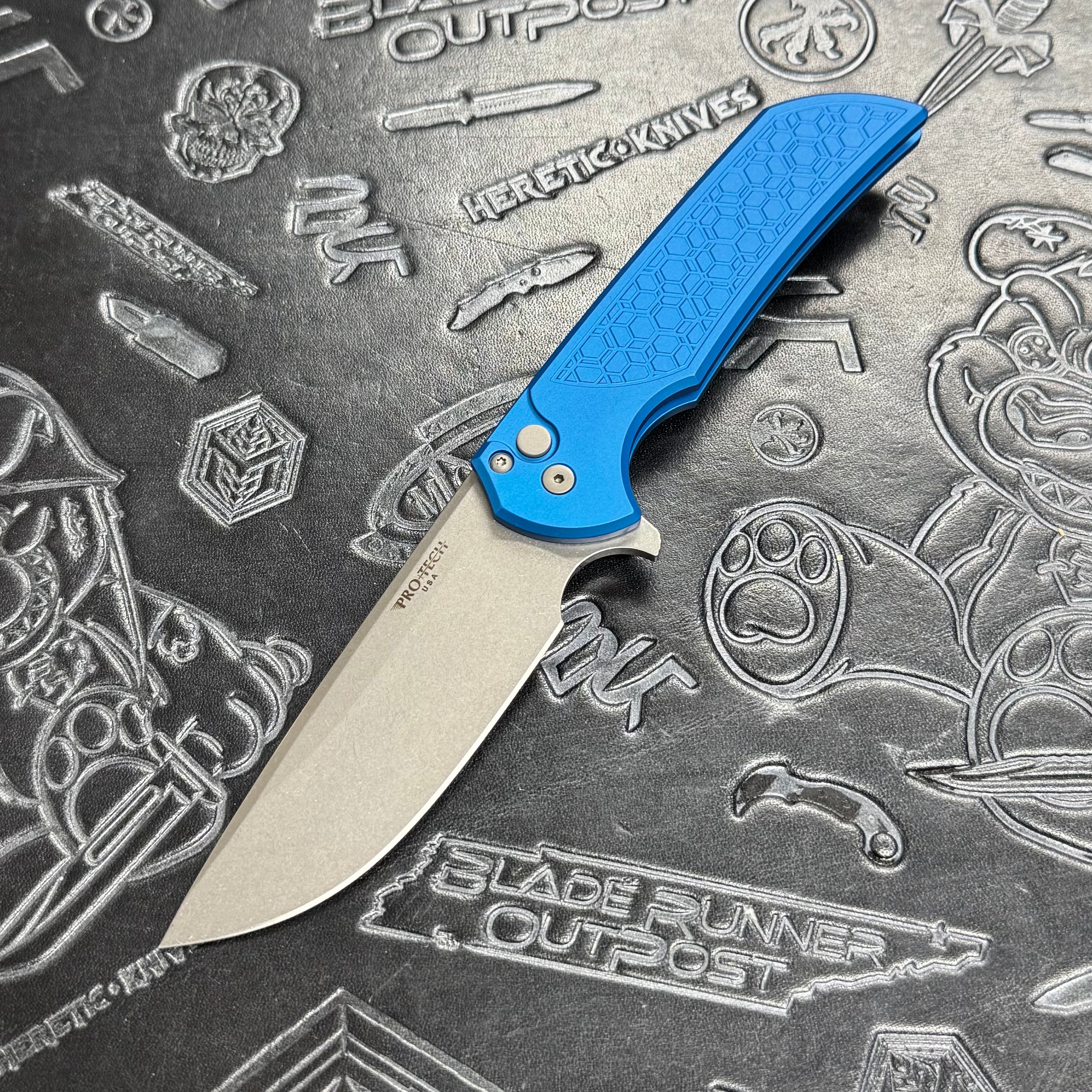 Protech Mordax MX105-BLUE-Gridlock - Blue Gridlock handle - Stonewash Magnacut