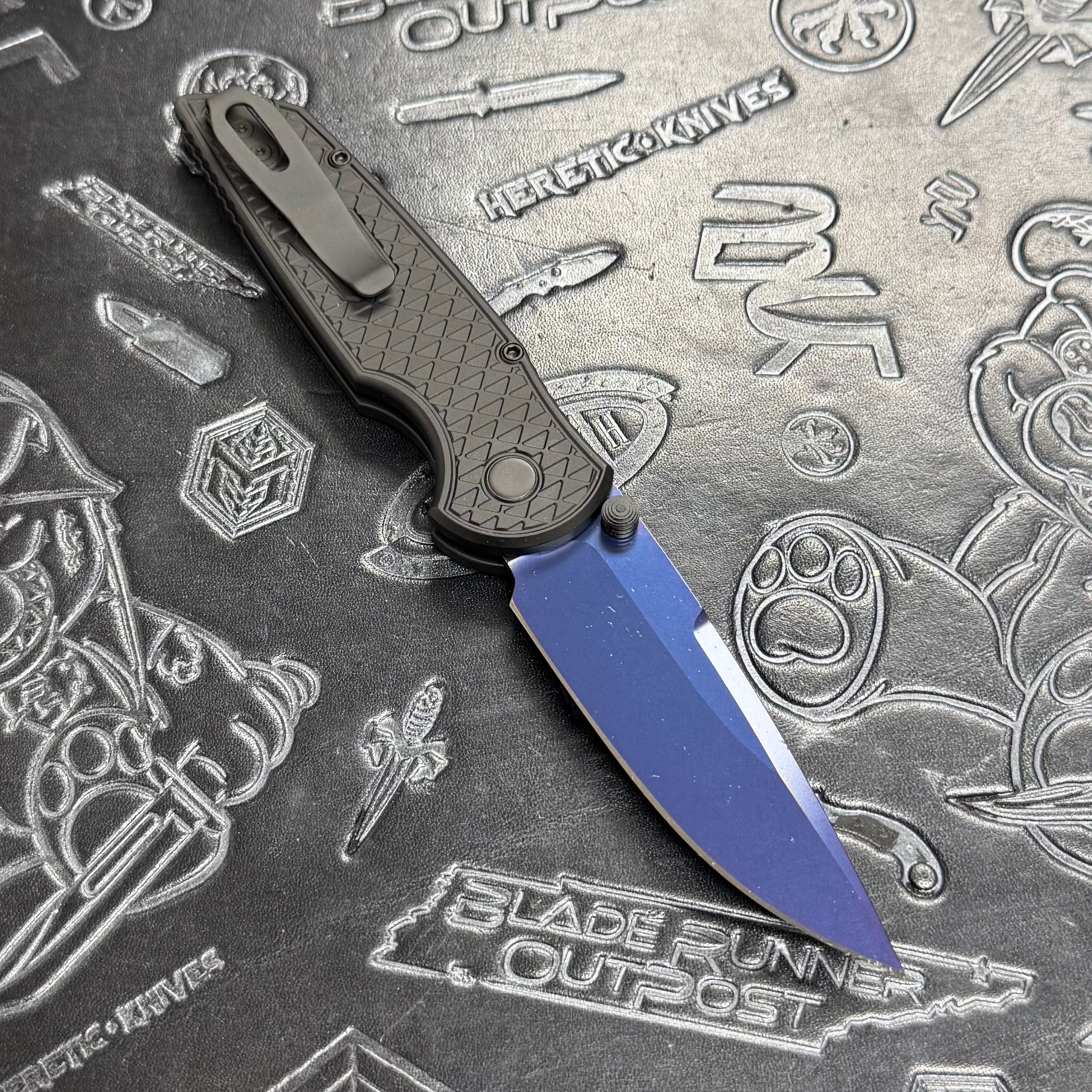 Protech TR-3 Integrity INT106-SB - Black Relic handle - Abalone button - Sapphire S35VN