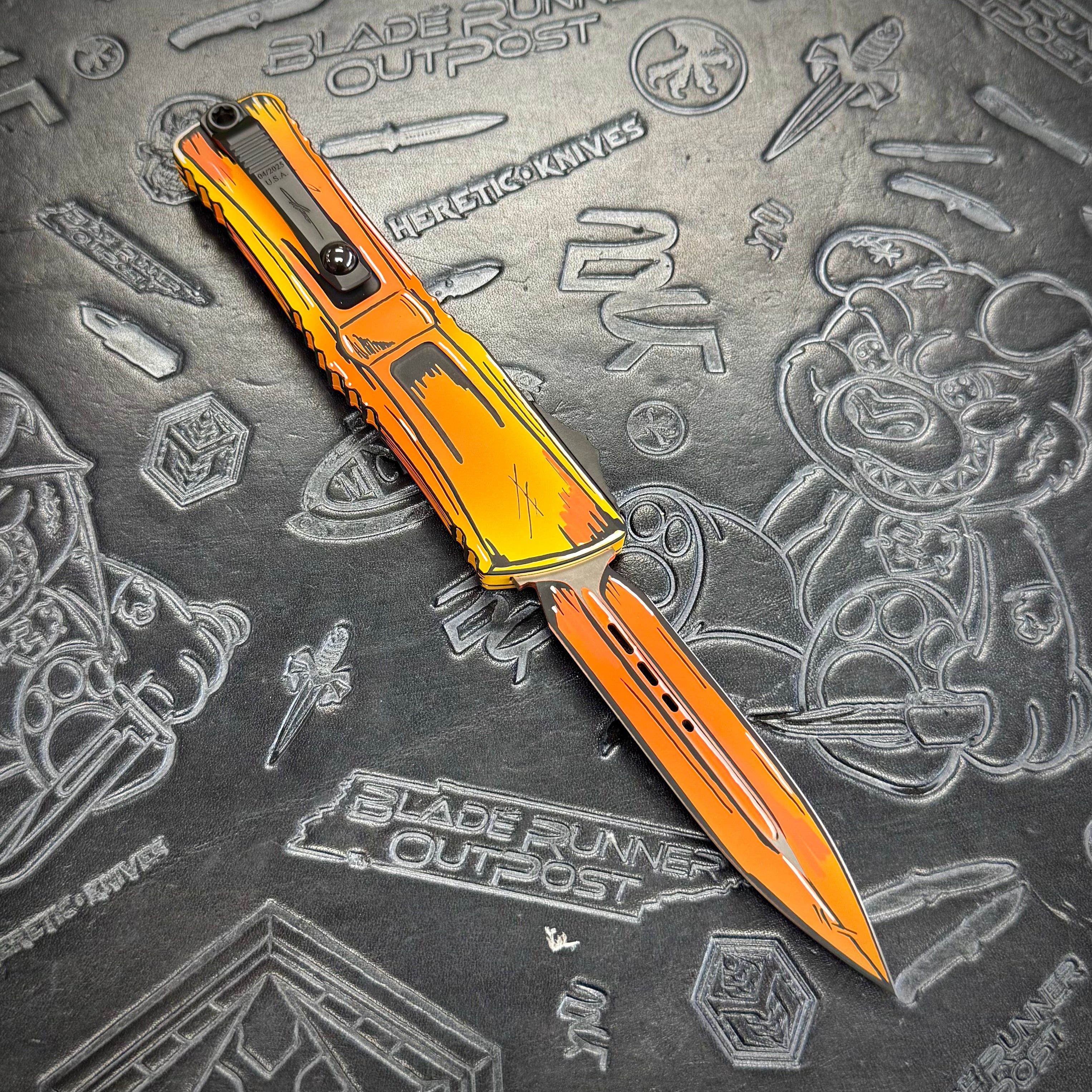 Microtech Combat Troodon - Orange Comic Strip - Double Edge
