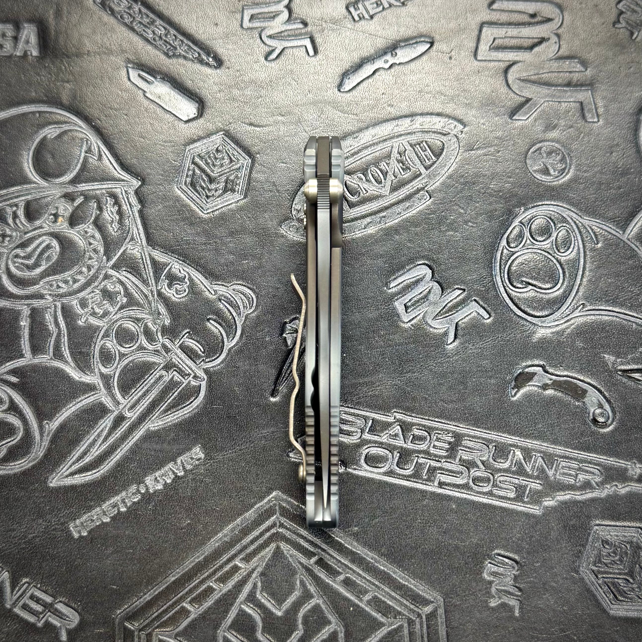 Microtech Vintage Mini Socom Elite Manual - Full Urban Camo Partial Serrated - 02/2004 build