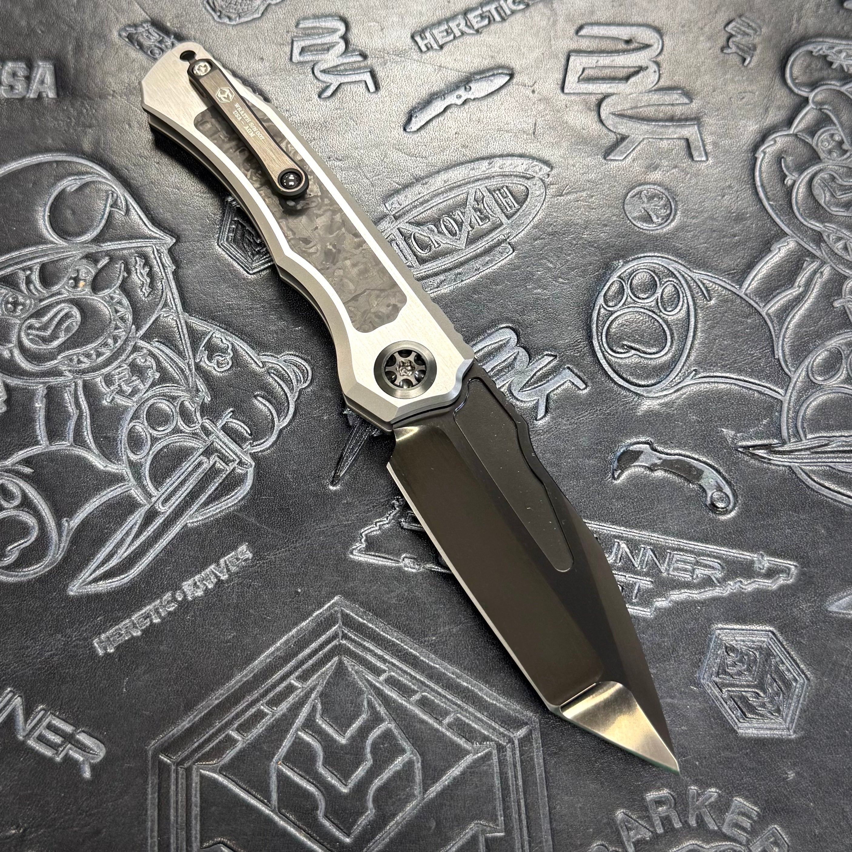 Heretic Wraith V4 Auto Custom - Compound Grind Tanto High Sheen DLC - Hefted Titanium Chassis - CarboTi Techno Carbo Inlays - DLC Hardware S/N: 007