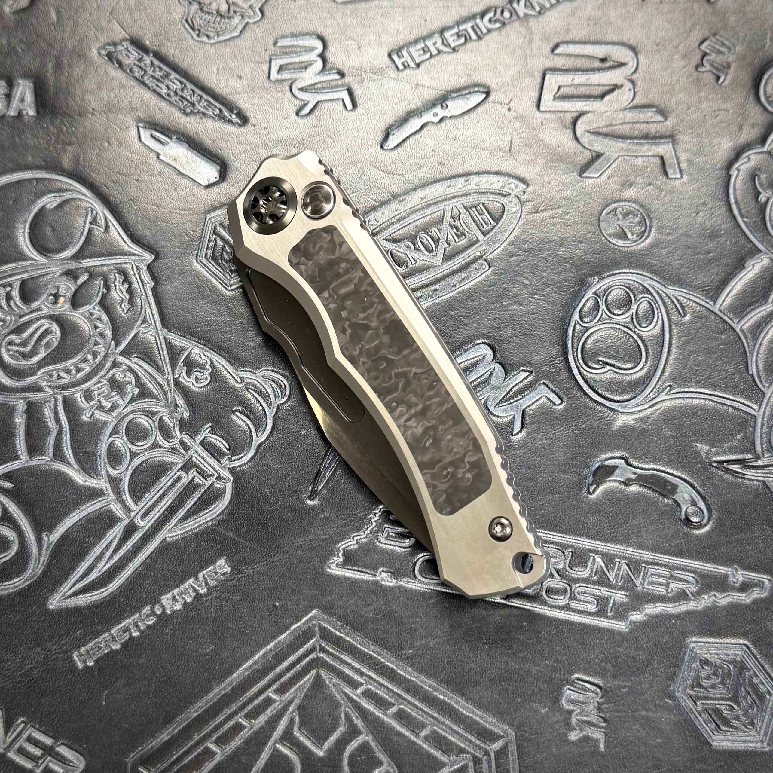 Heretic Wraith V4 Auto Custom - Compound Grind Tanto High Sheen DLC - Hefted Titanium Chassis - CarboTi Techno Carbo Inlays - DLC Hardware S/N: 007