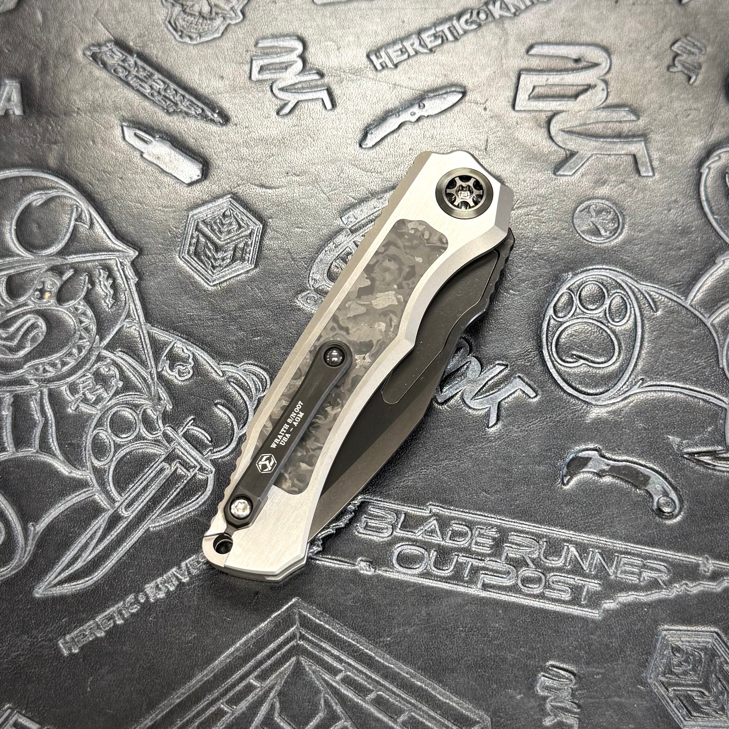 Heretic Wraith V4 Auto Custom - Compound Grind Tanto High Sheen DLC - Hefted Titanium Chassis - CarboTi Techno Carbo Inlays - DLC Hardware S/N: 007