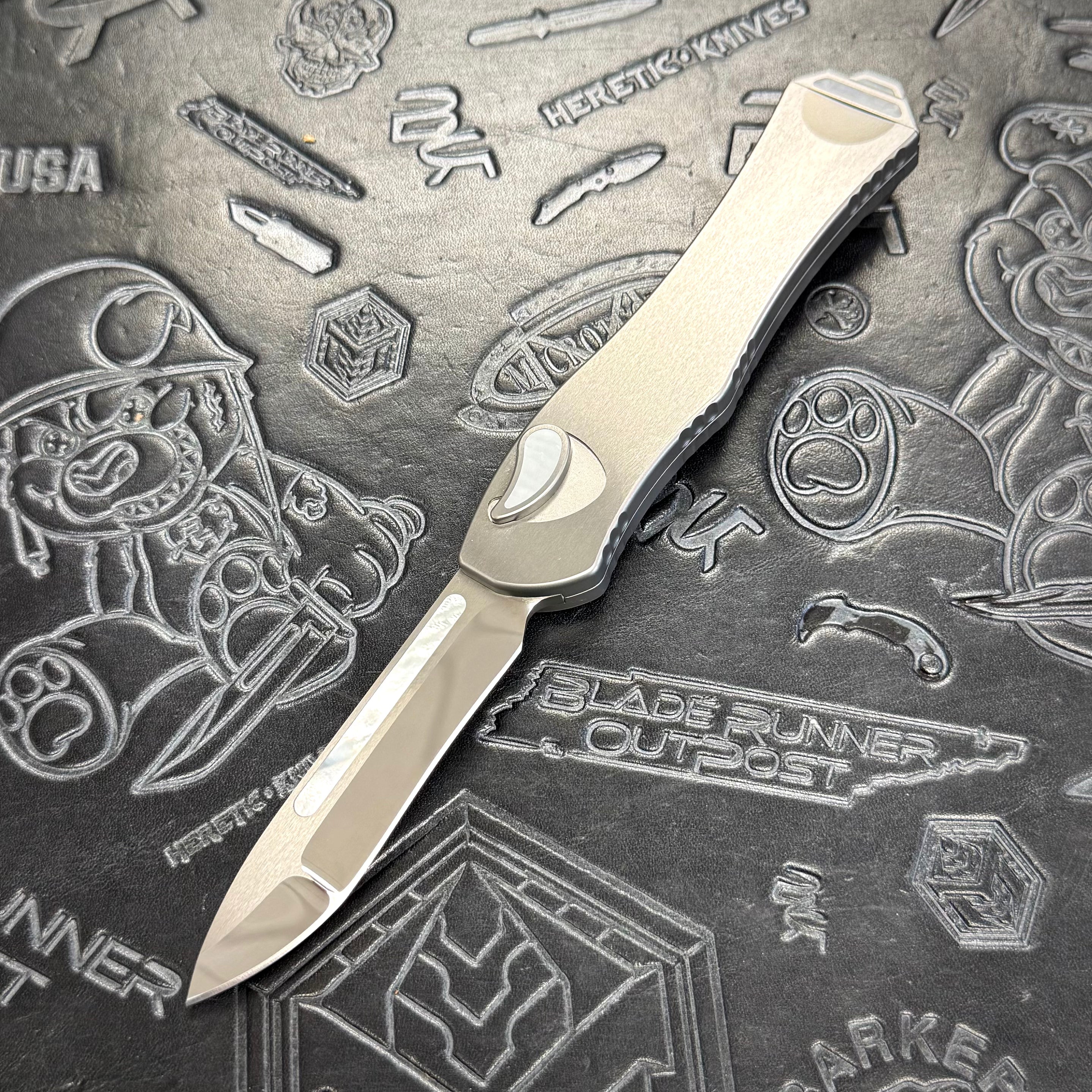 Heretic Hydra V4 Custom - Mirror Polish Compound Grind Tanto - Stainless Steel Chassis w/ Mother of Pearl inlaid Button Cover, Button, Charging Handle & Plate S/N: 011