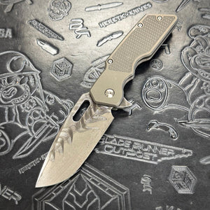 Attn2Detail Mercantile Mk.1 Large Custom Shop - Drop Point Rising Grind - Stonewash M16 Grip - Chad Nichols XHP Core Damascus