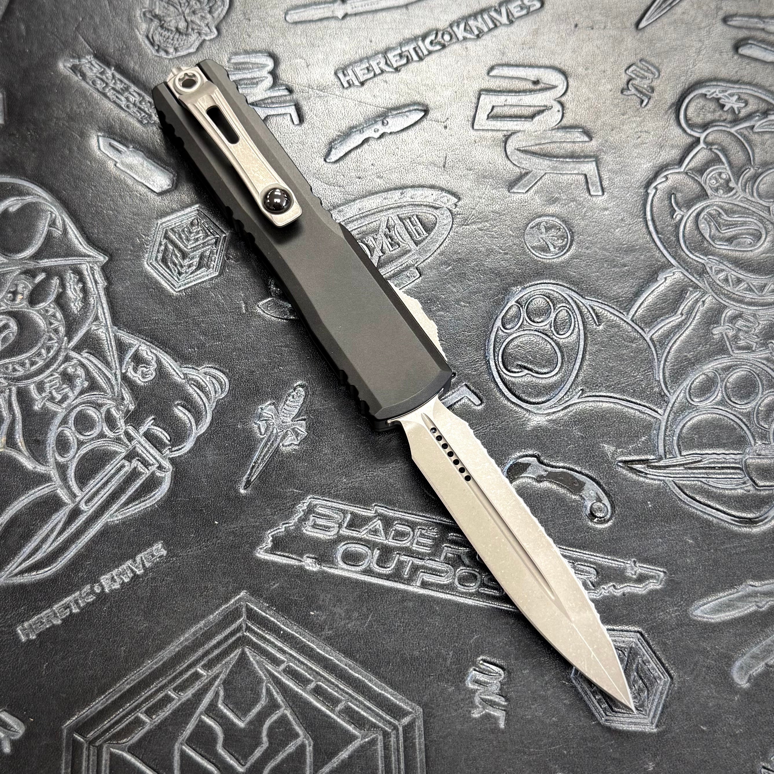 Microtech Ultratech ZBP - Black - Full Serrate Apocalyptic D/E 1122-12 AP