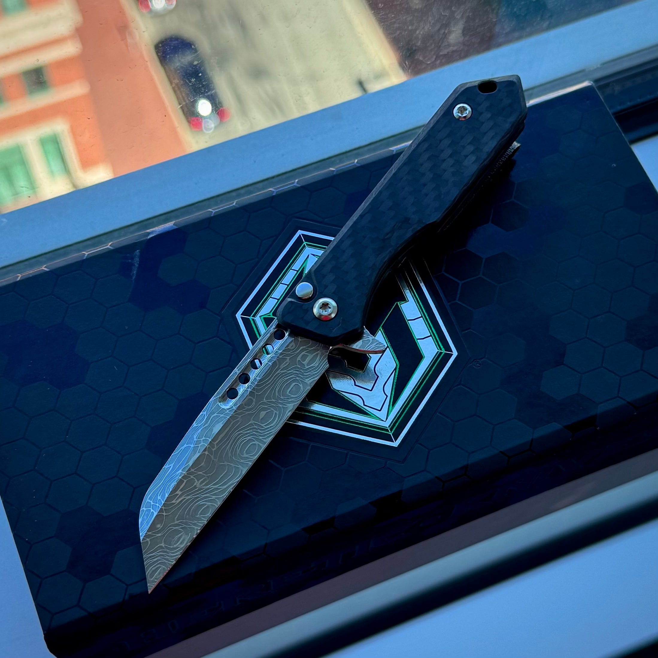 Heretic Jinn Manual Custom - Polished Vegas Forge Vines & Roses Damascus - Carbon Fiber Chassis w/ Flamed Titanium Clip