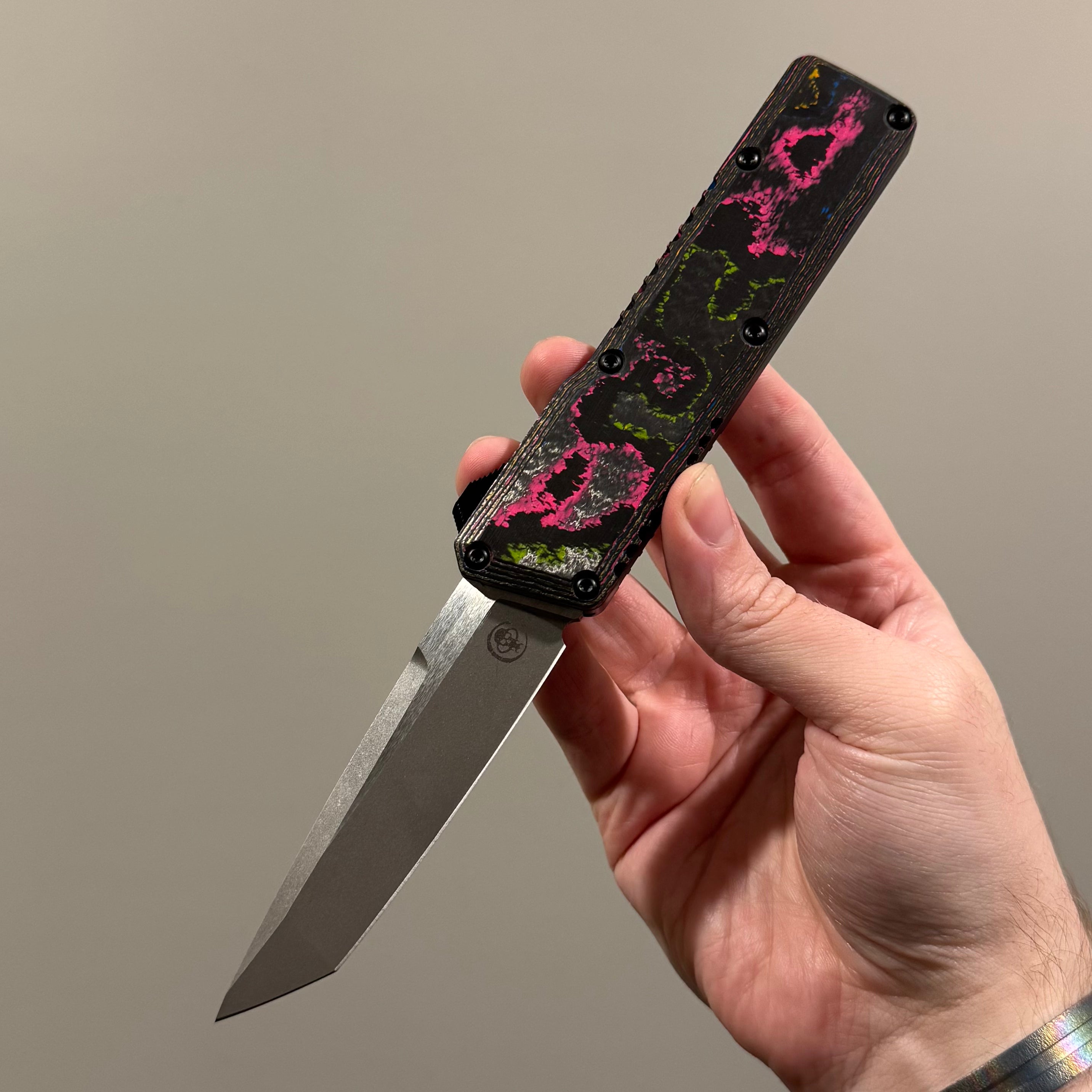 Chaves Dissident - 80s Camo Carbon Top - Black Aluminum Chassis - Stonewash Tanto