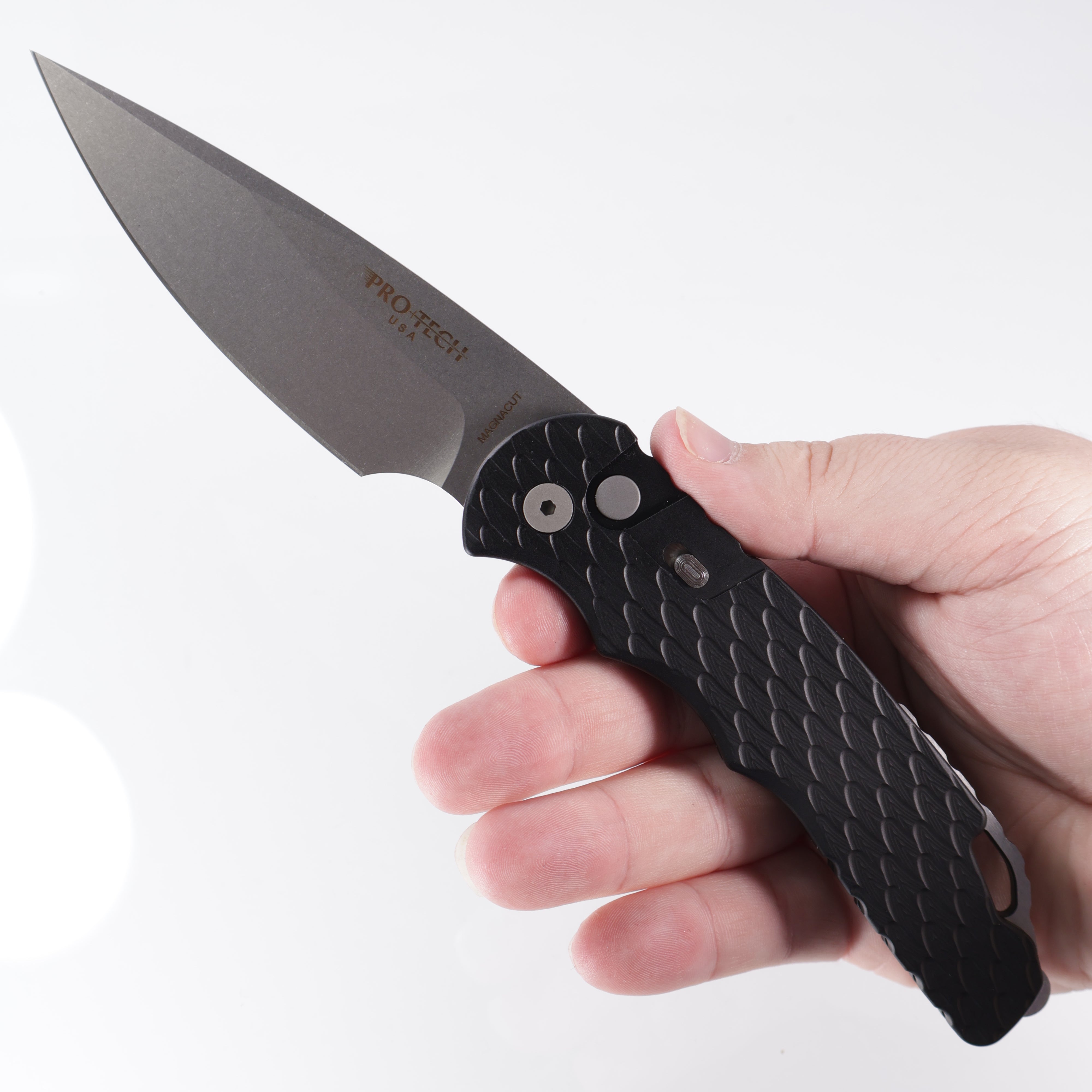 Pro-Tech TR-4 - Black Aluminum w/ Feather Texture & Safety - Stonewash Magnacut - T4105-F