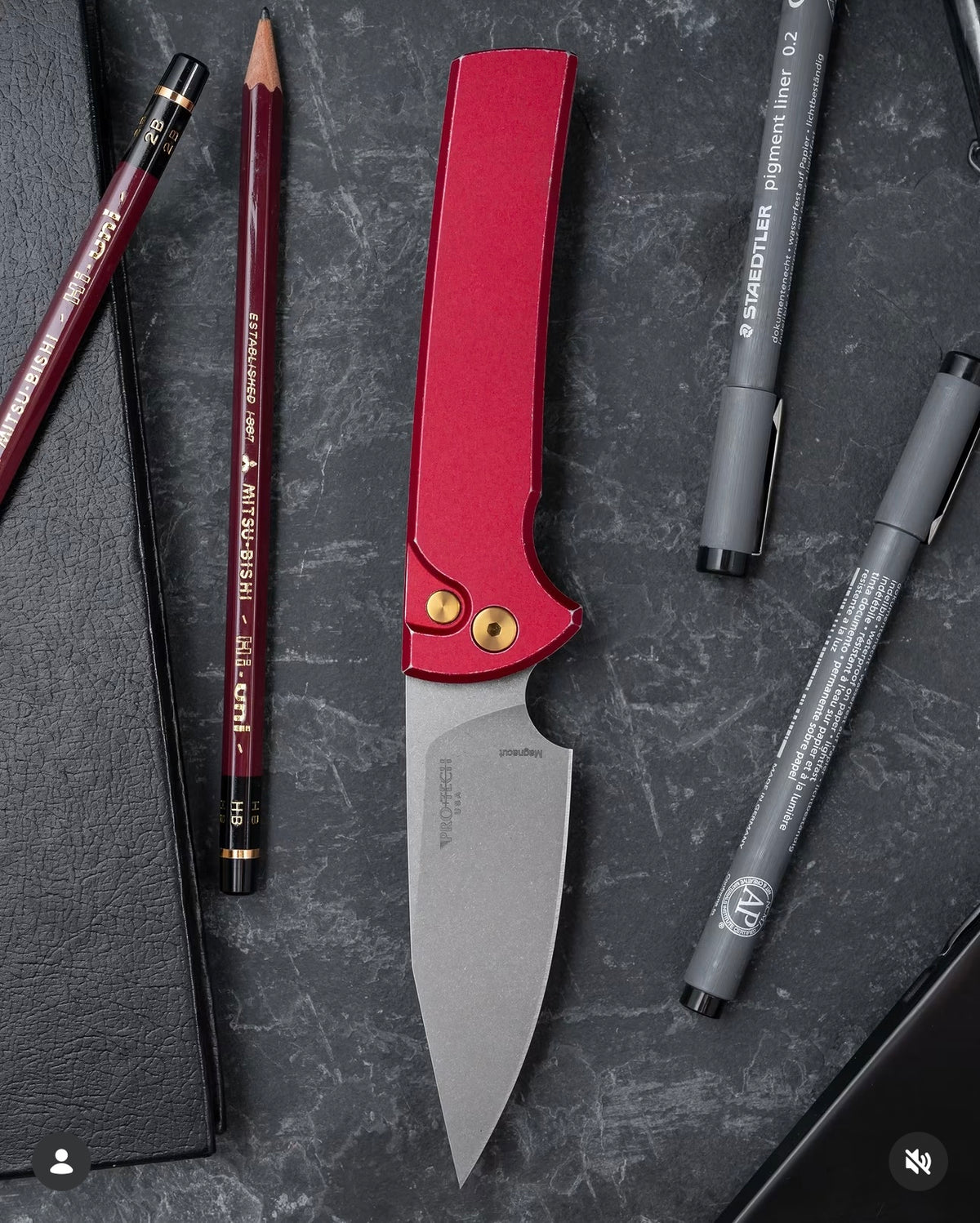 Chaves Scapegoat Full Size Auto - Battleworn Red Aluminum w/ Gold PVD Hardware - Stonewash Magnacut - CCKSF26.ScapegoatF.1
