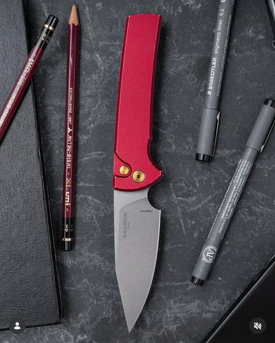 Chaves Scapegoat Full Size Auto - Battleworn Red Aluminum w/ Gold PVD Hardware - Stonewash Magnacut - CCKSF26.ScapegoatF.1
