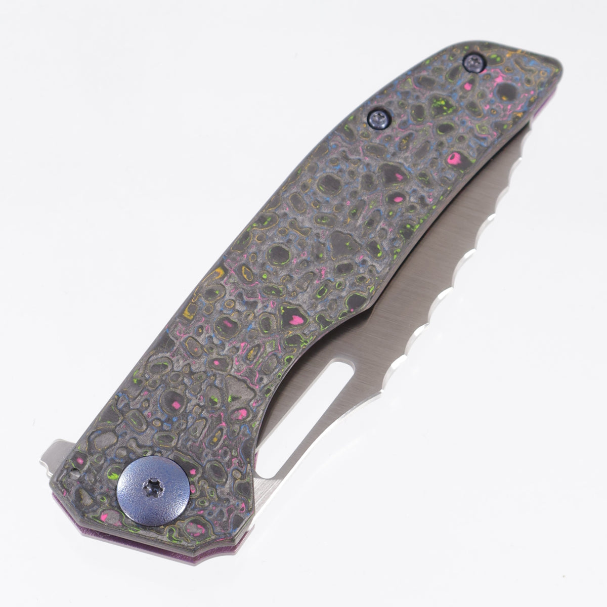 John Gray Slitter V2 Tanto - 80s Camo Carbon Reverse Lace Texture - Pink Ano Barked Titanium w/ Blue Hardware - Satin Magnacut - BROP Exclusive