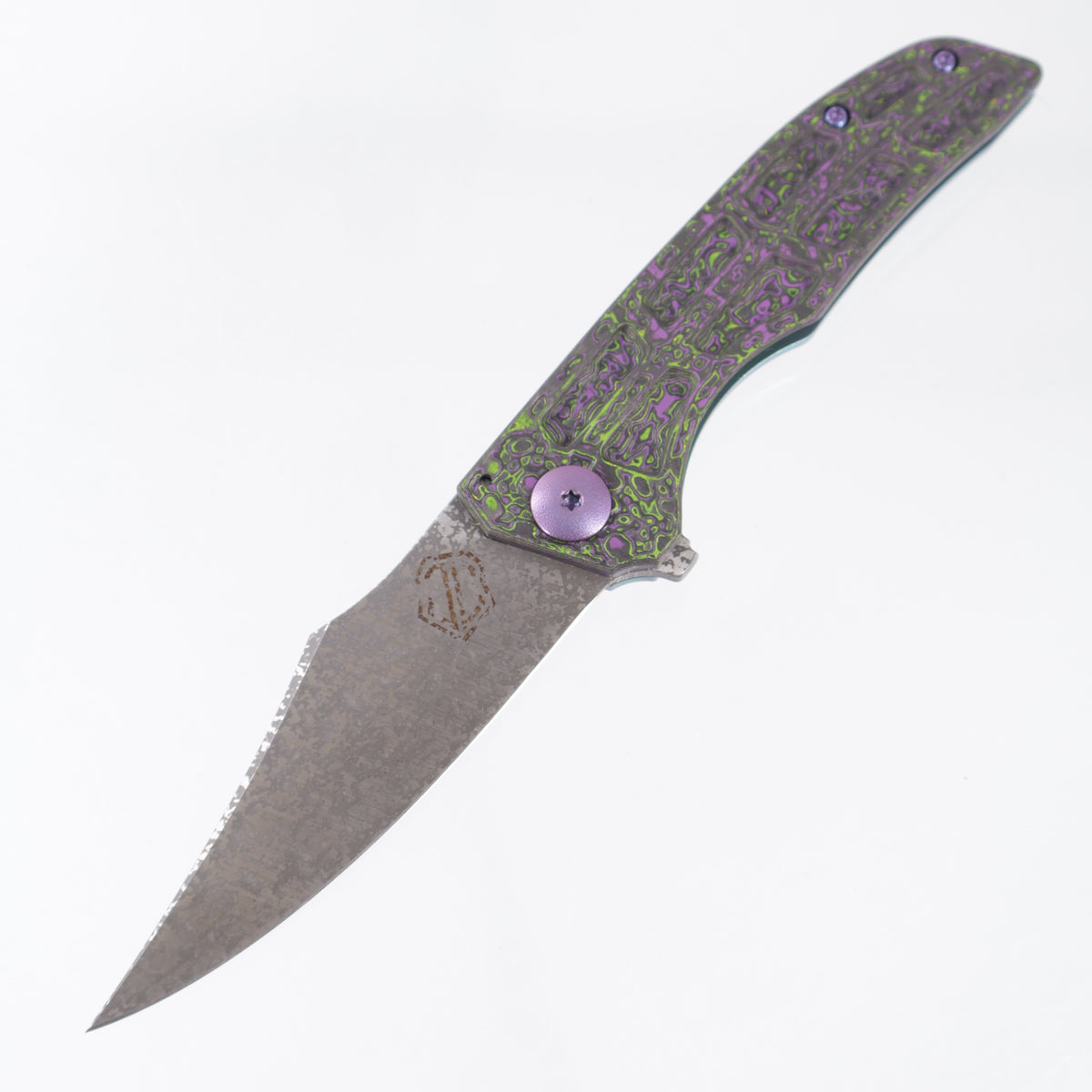 John Gray Slitter V2 Bowie (No Hole) - Worldbreaker Camo Carbon Faux Ported - Green & Purple Ano Barked Titanium w/ Purple Hardware - Dark Rain Magnacut