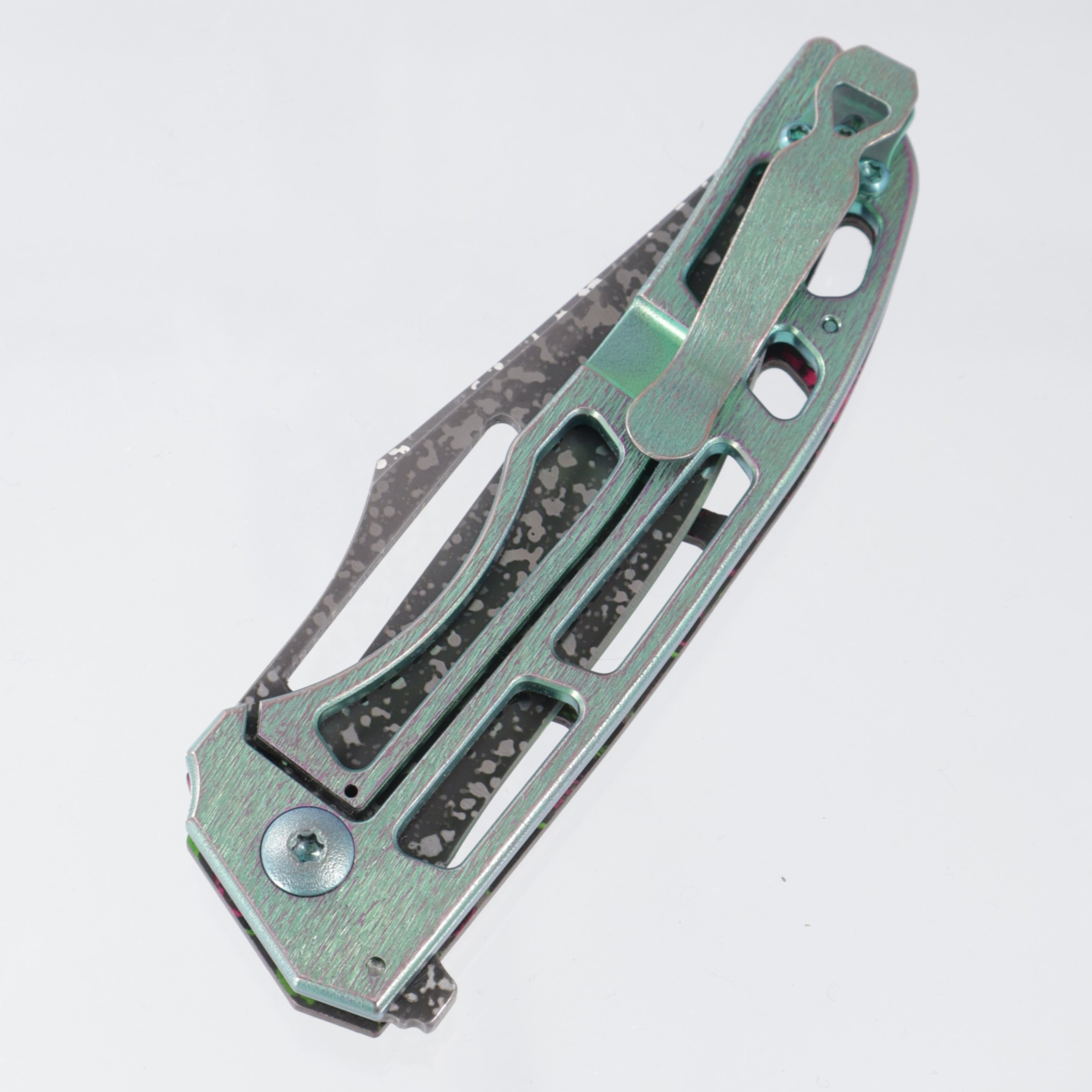 John Gray Slitter V2 Harpoon Bowie - Watermelon Sugar Camo Carbon / Barked Green & Purple Titanium - Dark Rain Magnacut