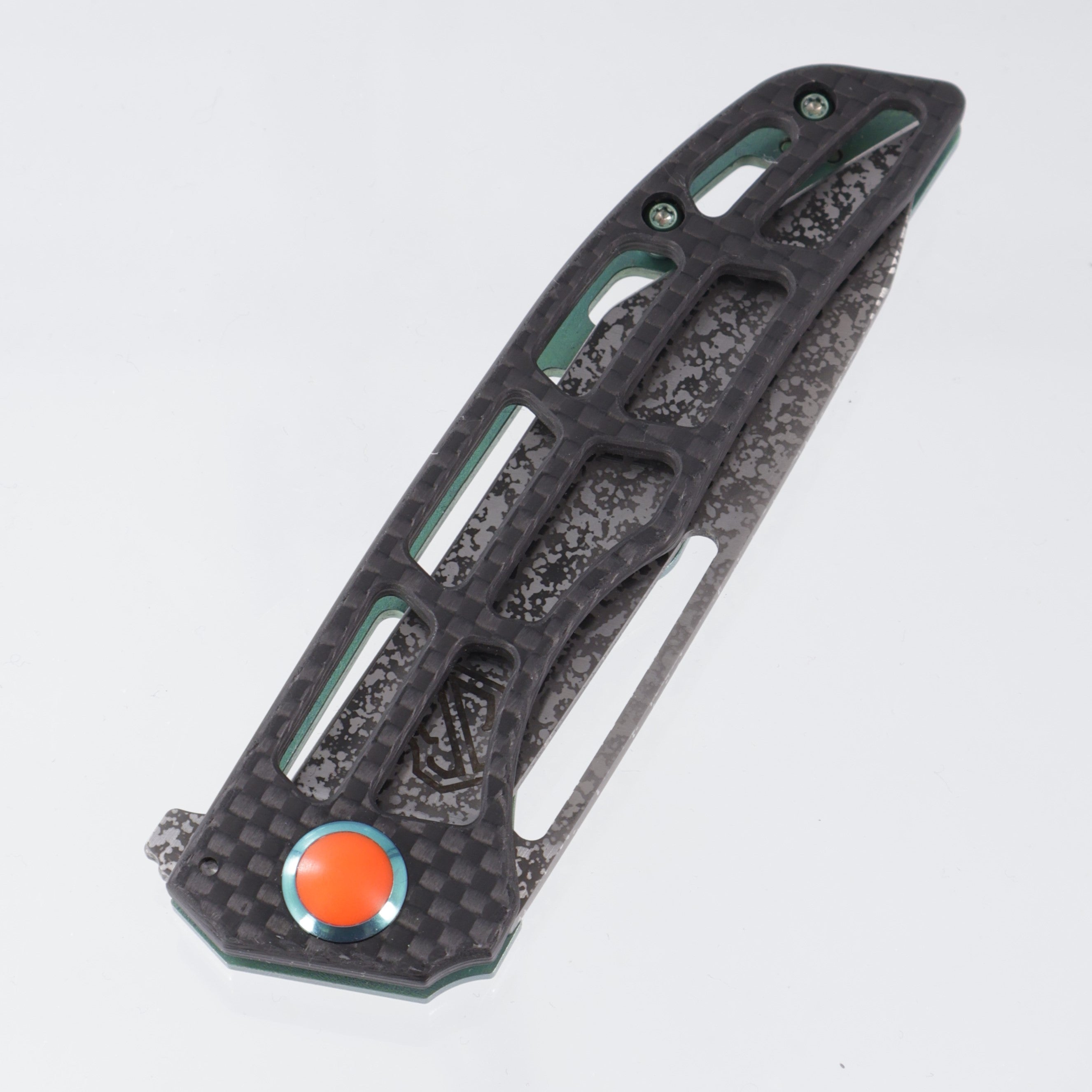 John Gray Slitter V2 Tanto - Carbon Fiber / Barked Green Titanium & Turbo Glow Orange pivot - Dark Rain Magnacut