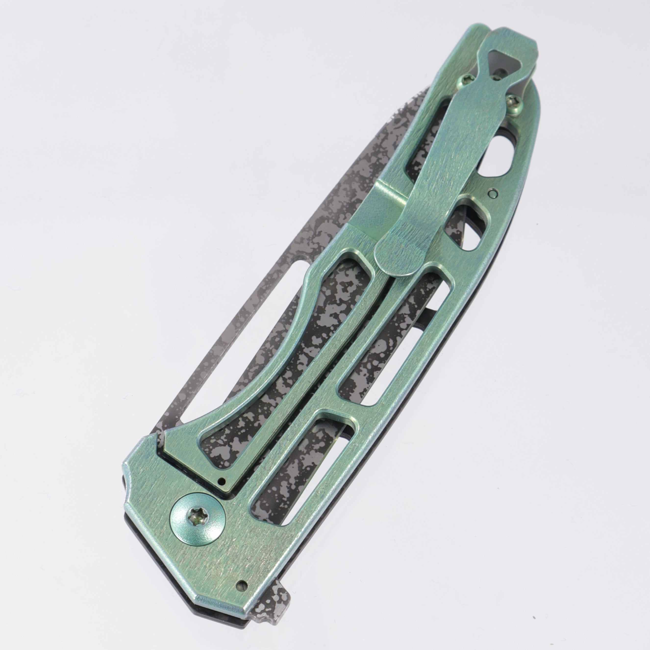 John Gray Slitter V2 Tanto - Carbon Fiber / Barked Green Titanium & Turbo Glow Orange pivot - Dark Rain Magnacut