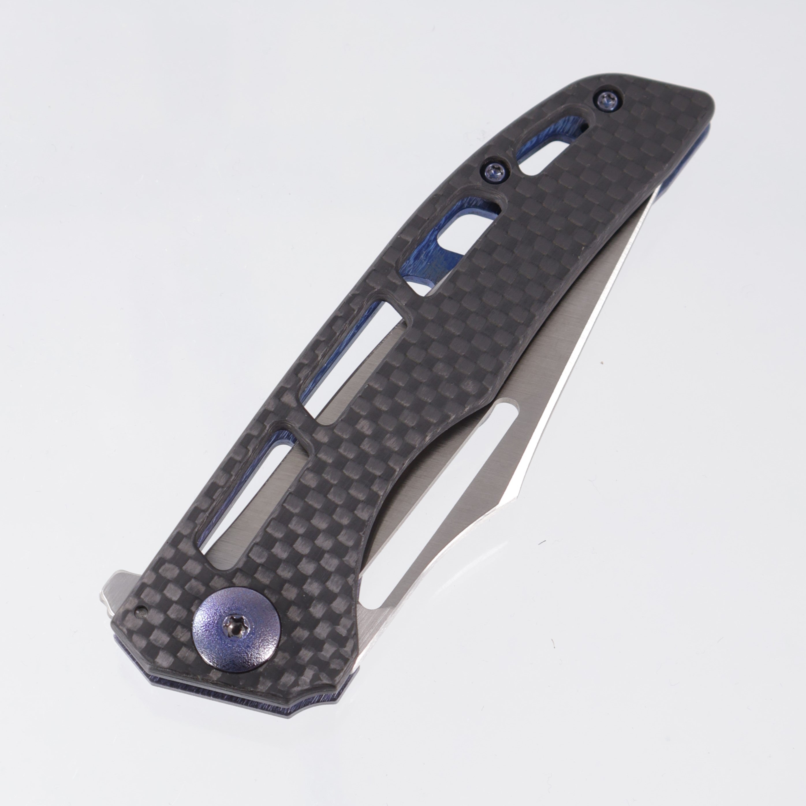 John Gray Slitter V2 Harpoon Bowie - Twill Carbon Fiber Half Ported - Blurple Barked Titanium w/ Blurple Hardware - Satin Magnacut