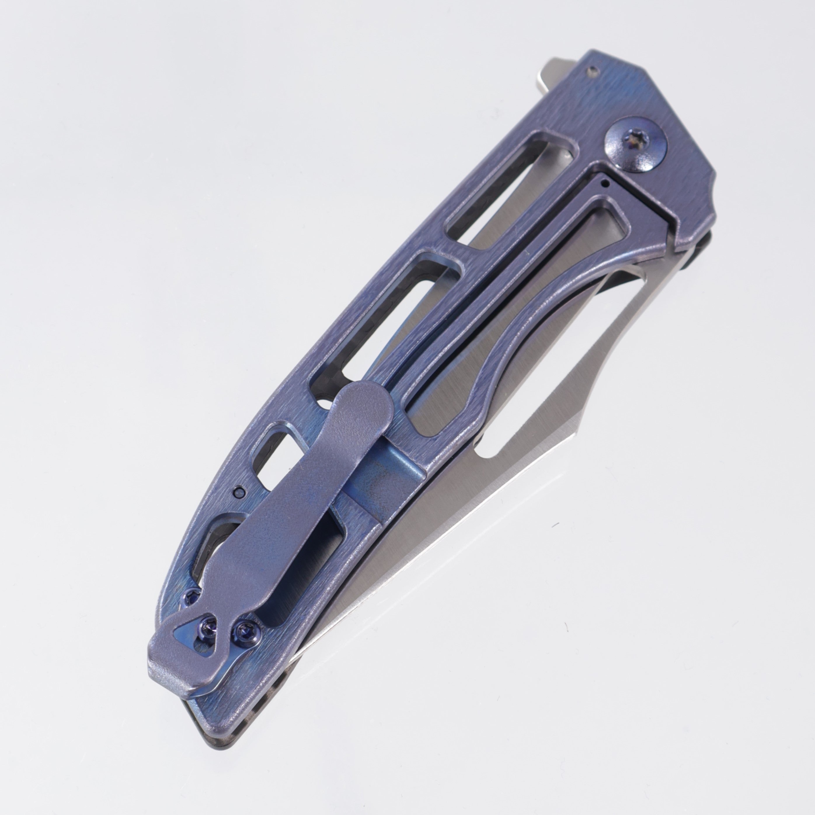 John Gray Slitter V2 Harpoon Bowie - Twill Carbon Fiber Half Ported - Blurple Barked Titanium w/ Blurple Hardware - Satin Magnacut